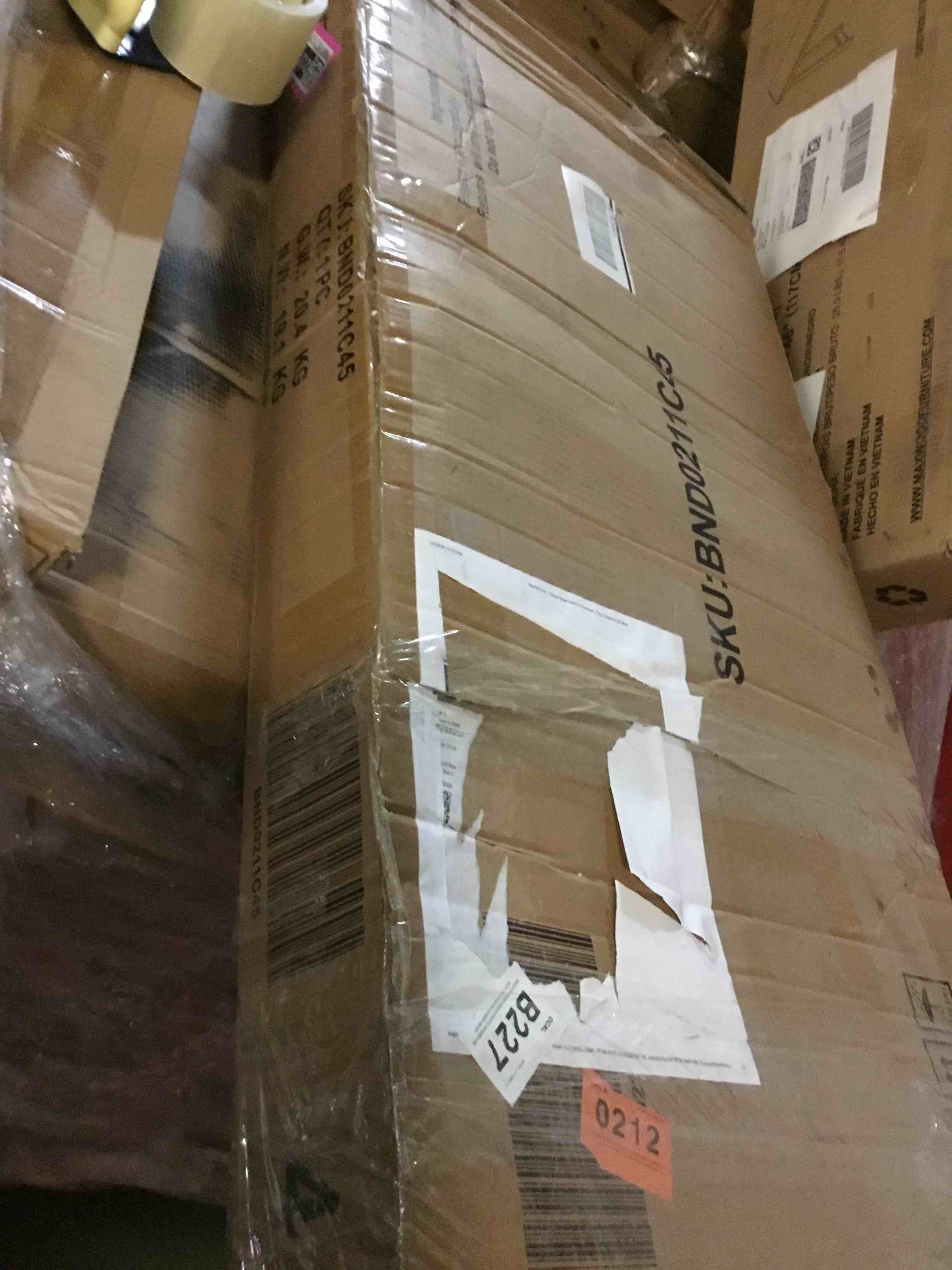 https://s3.amazonaws.com/lotting-images-prod/bidfta/PNK1572121_1735012430327.jpeg