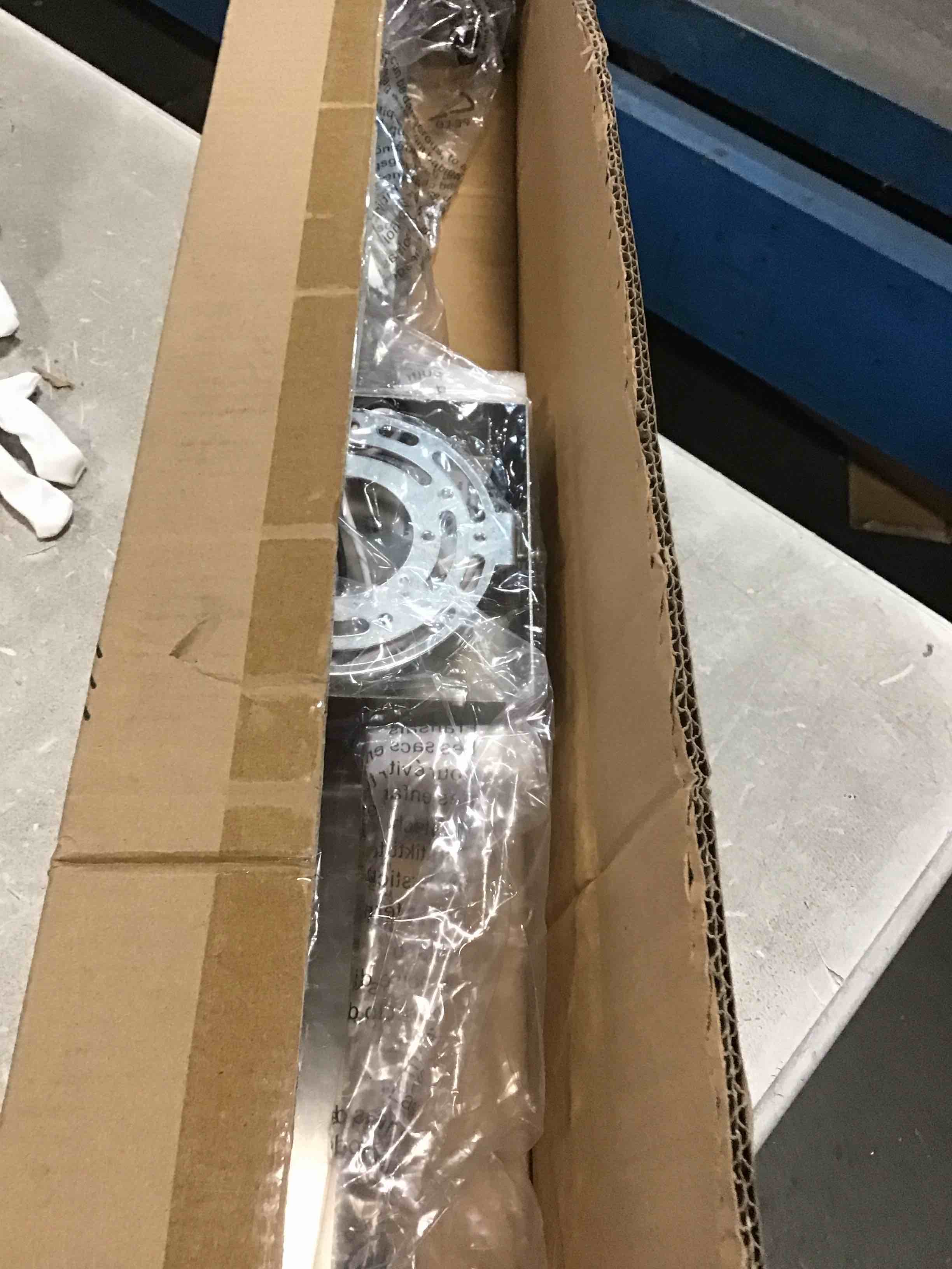 https://s3.amazonaws.com/lotting-images-prod/bidfta/PNK1572710_1735584559332.jpeg