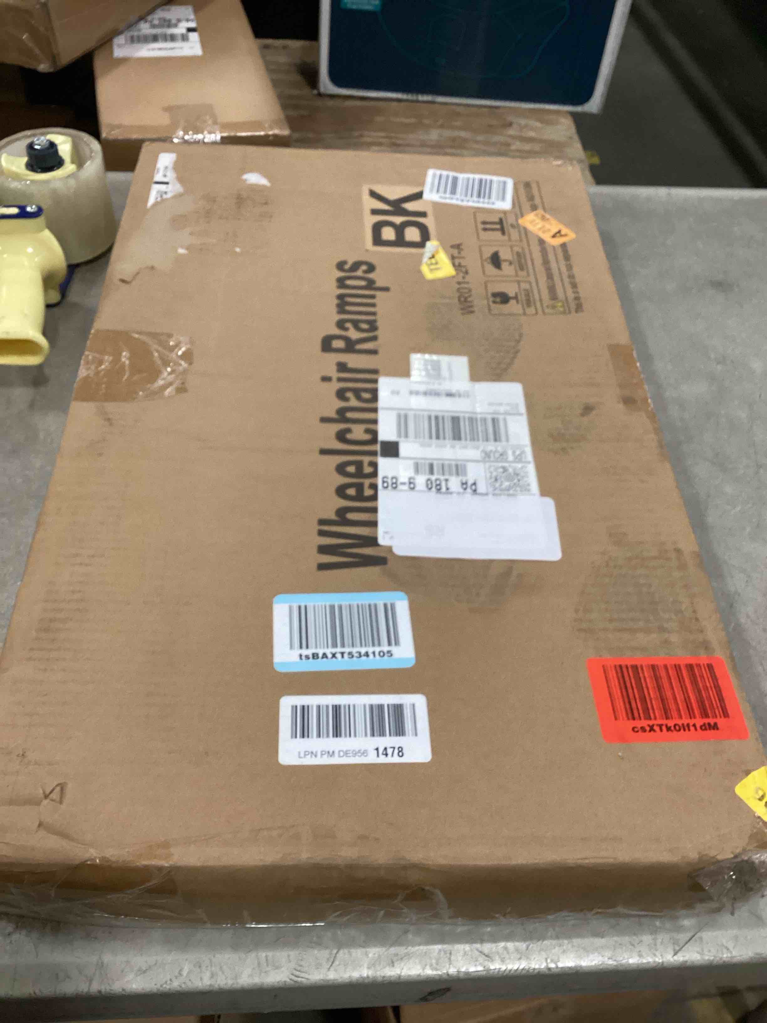 https://s3.amazonaws.com/lotting-images-prod/bidfta/PNK1573940_1733926788987.jpeg