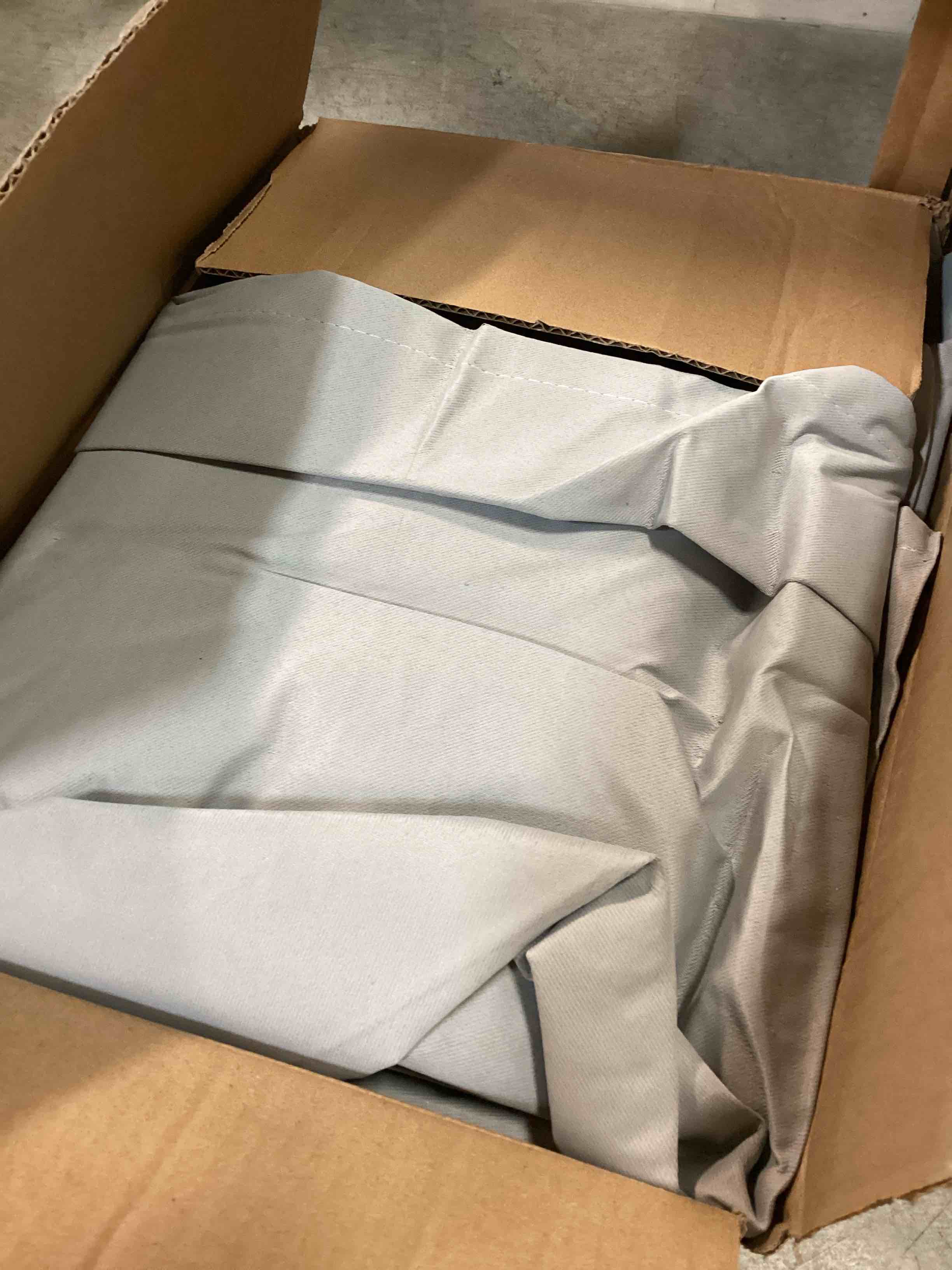 https://s3.amazonaws.com/lotting-images-prod/bidfta/PNK1574763_1734467533897.jpeg