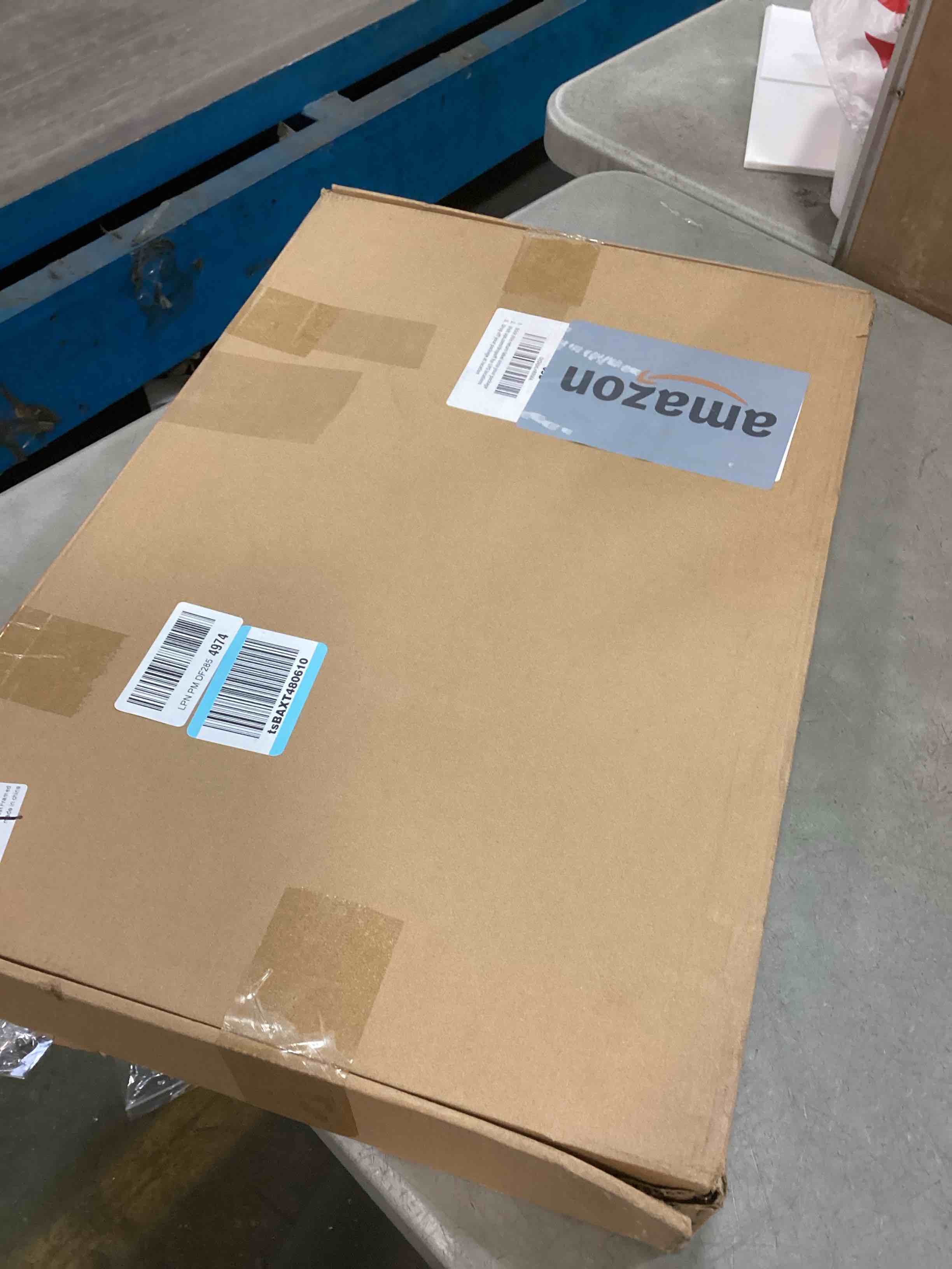 https://s3.amazonaws.com/lotting-images-prod/bidfta/PNK1575008_1734554748446.jpeg