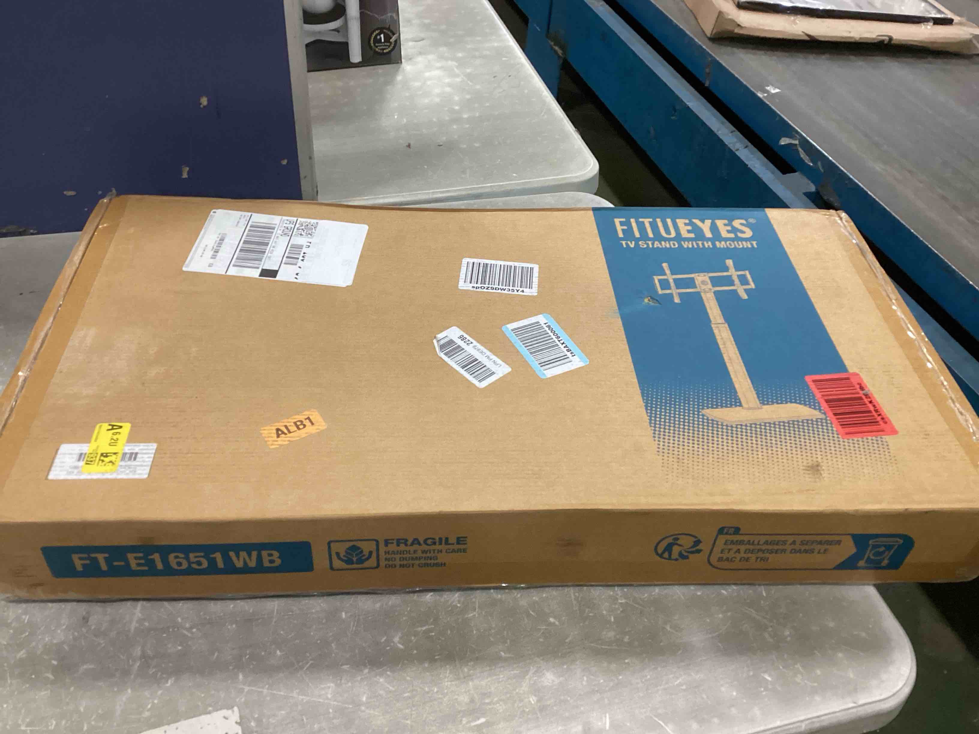 https://s3.amazonaws.com/lotting-images-prod/bidfta/PNK1575039_1734611550113.jpeg