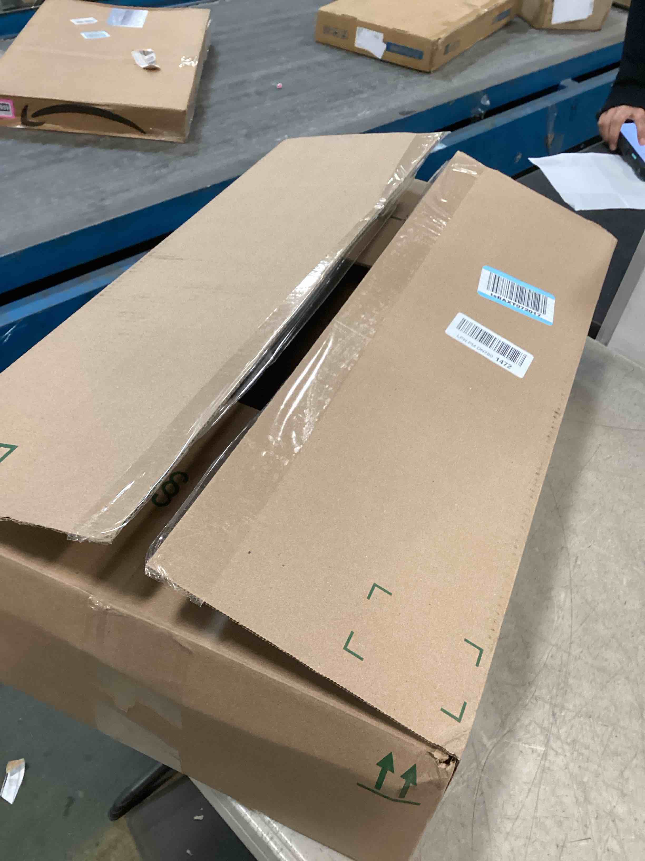 https://s3.amazonaws.com/lotting-images-prod/bidfta/PNK1575938_1735568809907.jpeg