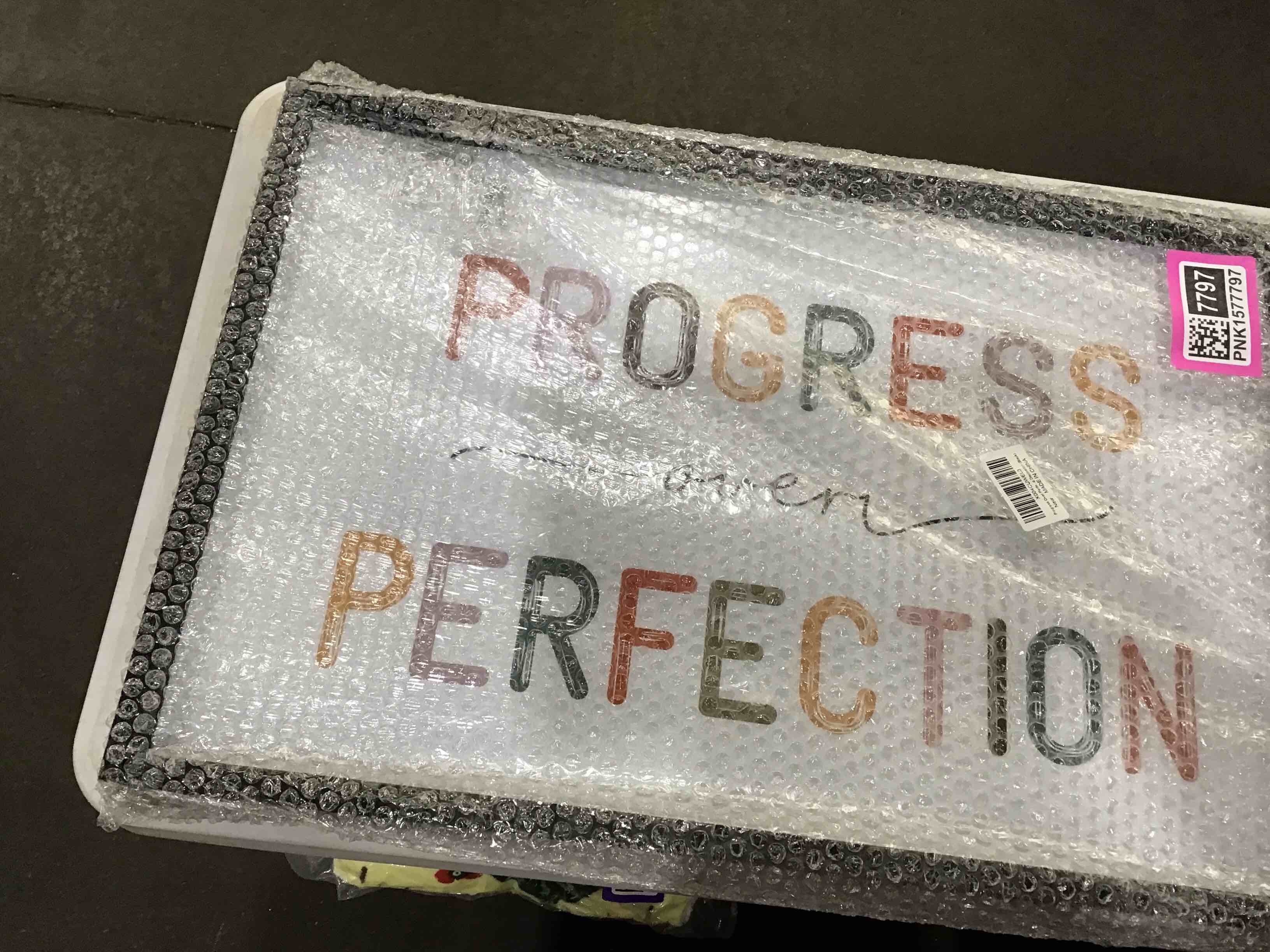 https://s3.amazonaws.com/lotting-images-prod/bidfta/PNK1577787_1741299291117.jpeg