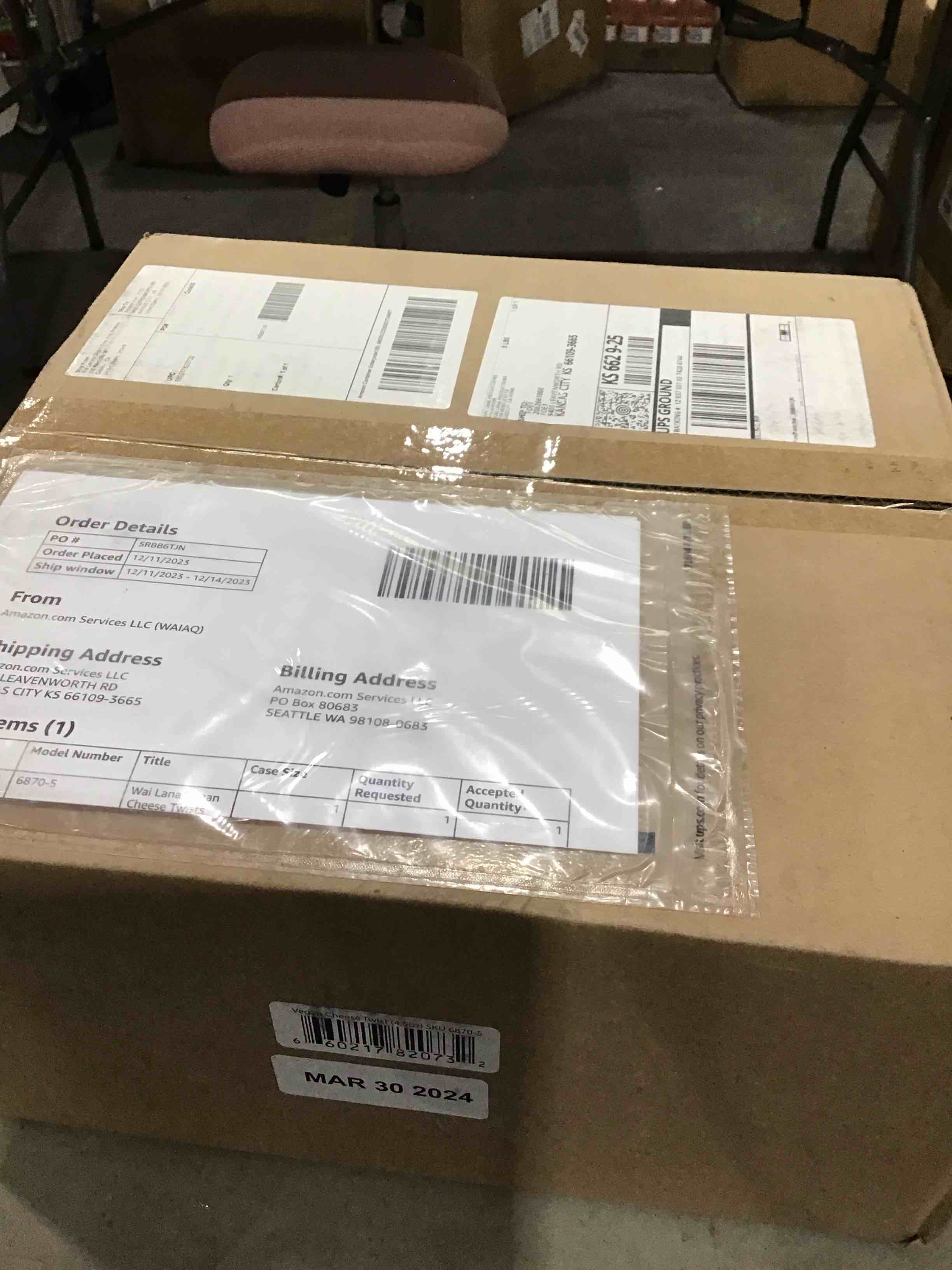 https://s3.amazonaws.com/lotting-images-prod/bidfta/PNK1577898_1741355580332.jpeg