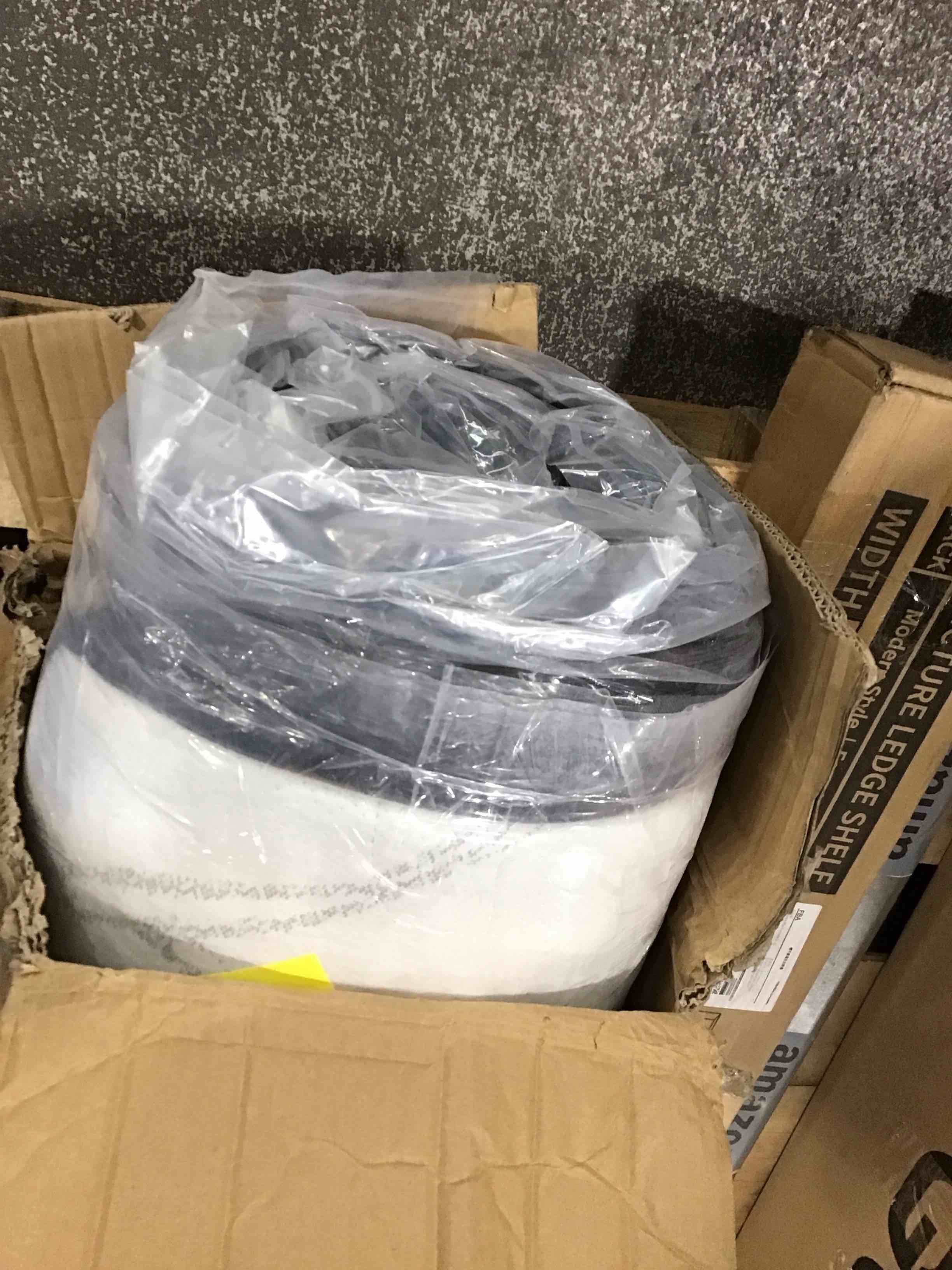 https://s3.amazonaws.com/lotting-images-prod/bidfta/PNK1578385_1741790451520.jpeg