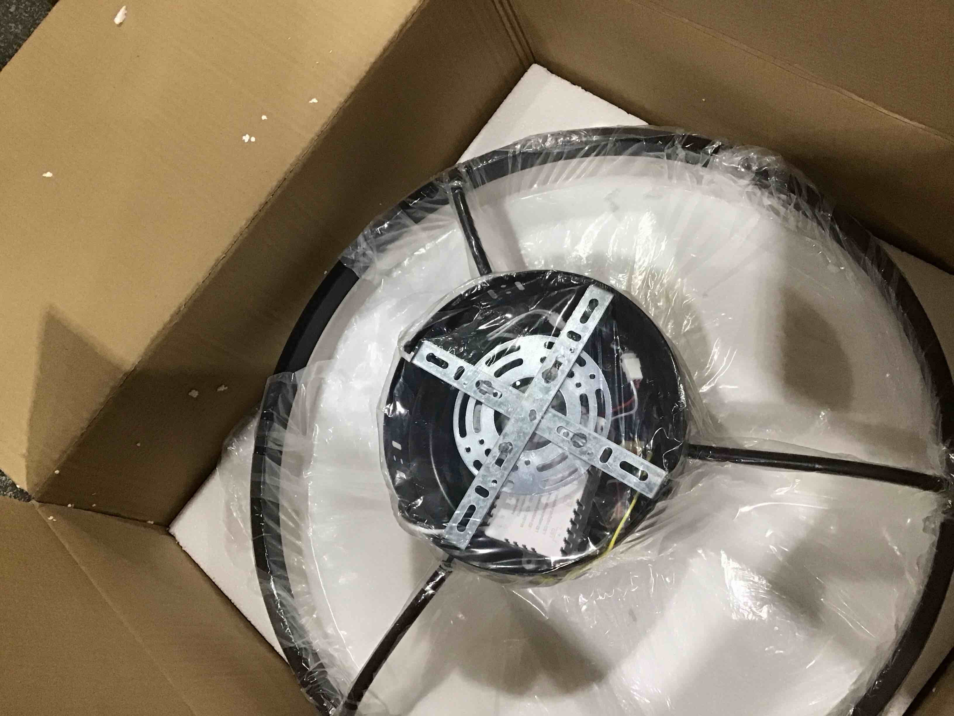 https://s3.amazonaws.com/lotting-images-prod/bidfta/PNK1578531_1742477855059.jpeg