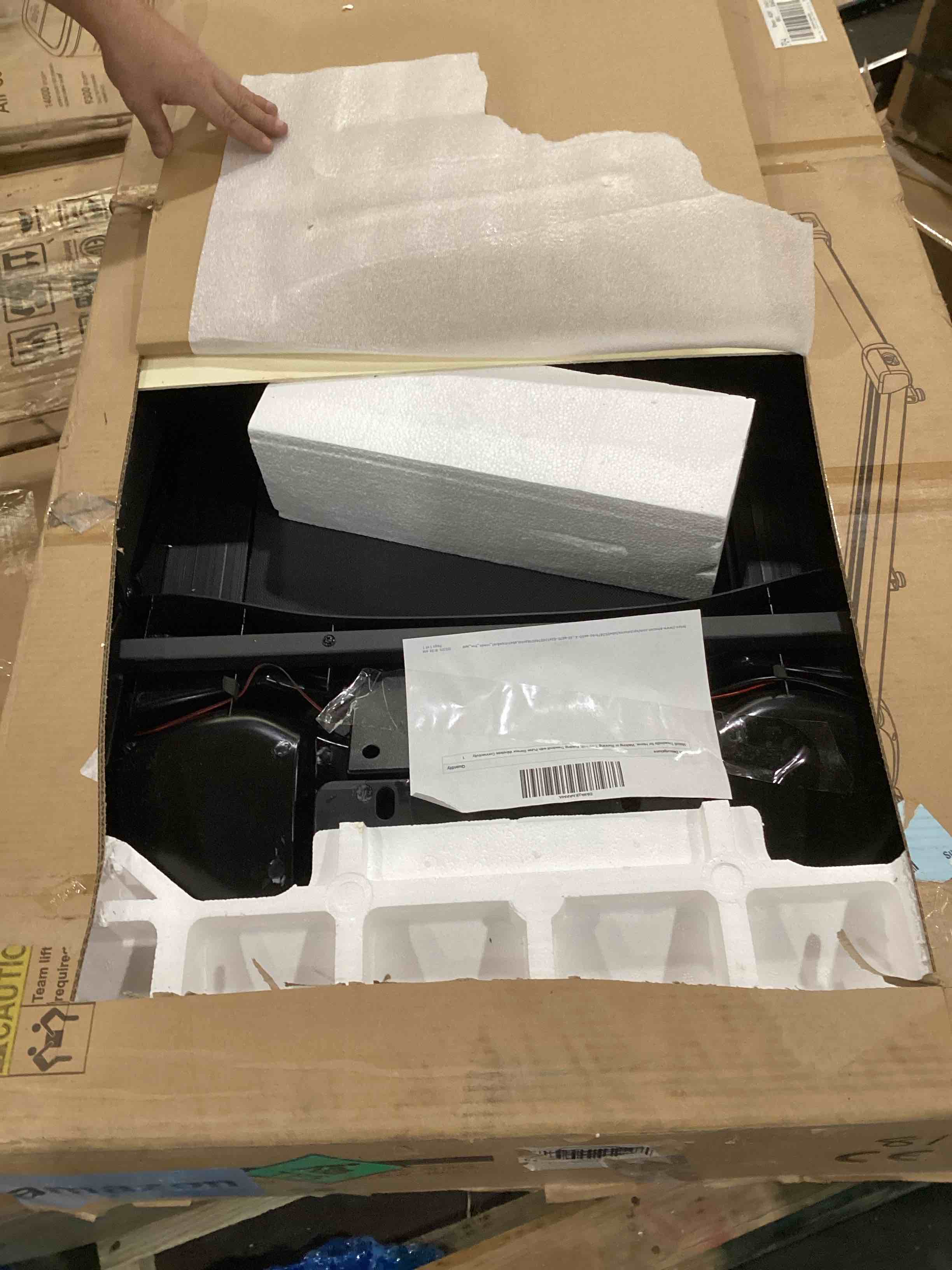 https://s3.amazonaws.com/lotting-images-prod/bidfta/PNK1579935_1739222005708.jpeg