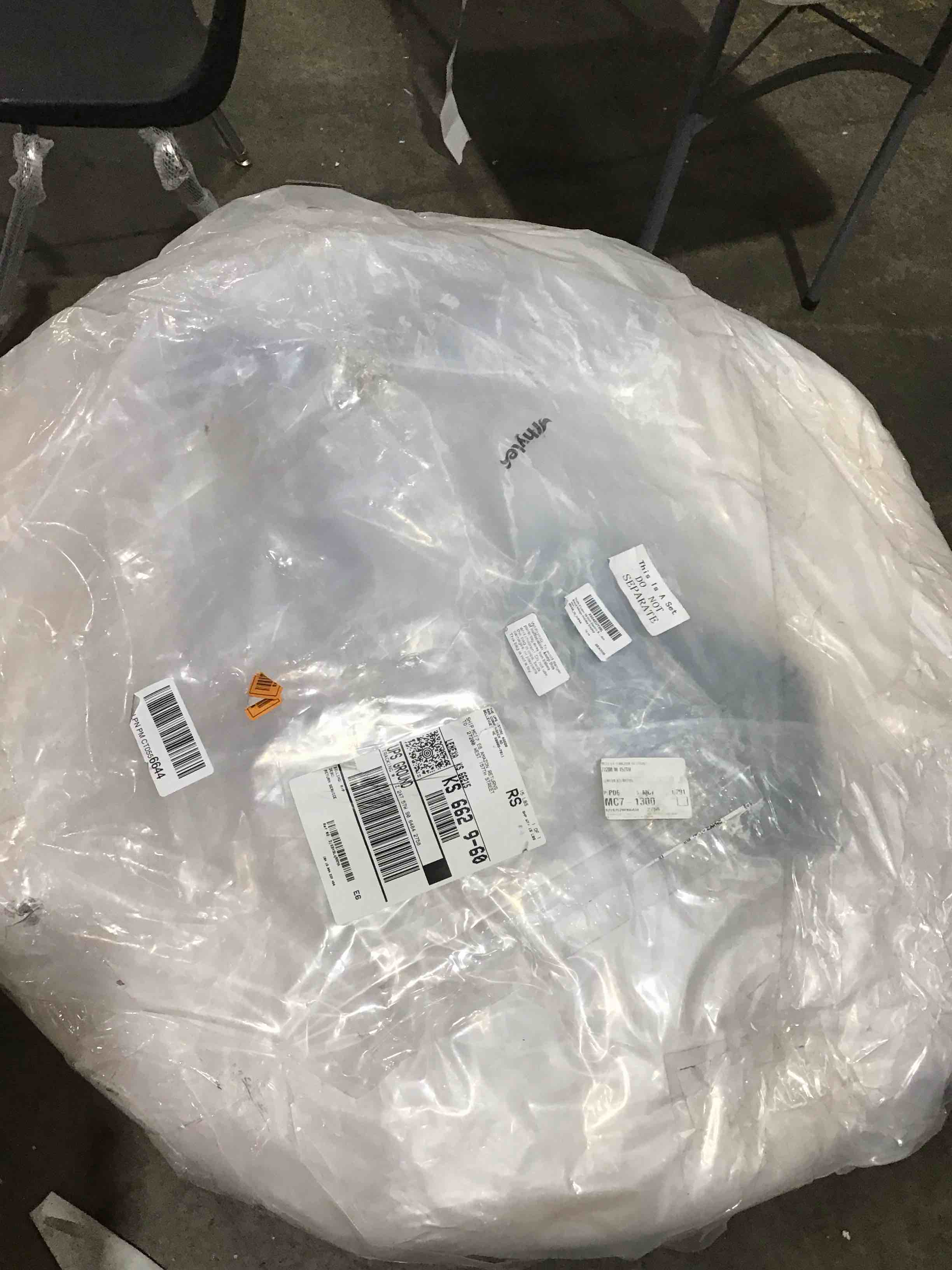 https://s3.amazonaws.com/lotting-images-prod/bidfta/PNK1581060_1741366838142.jpeg