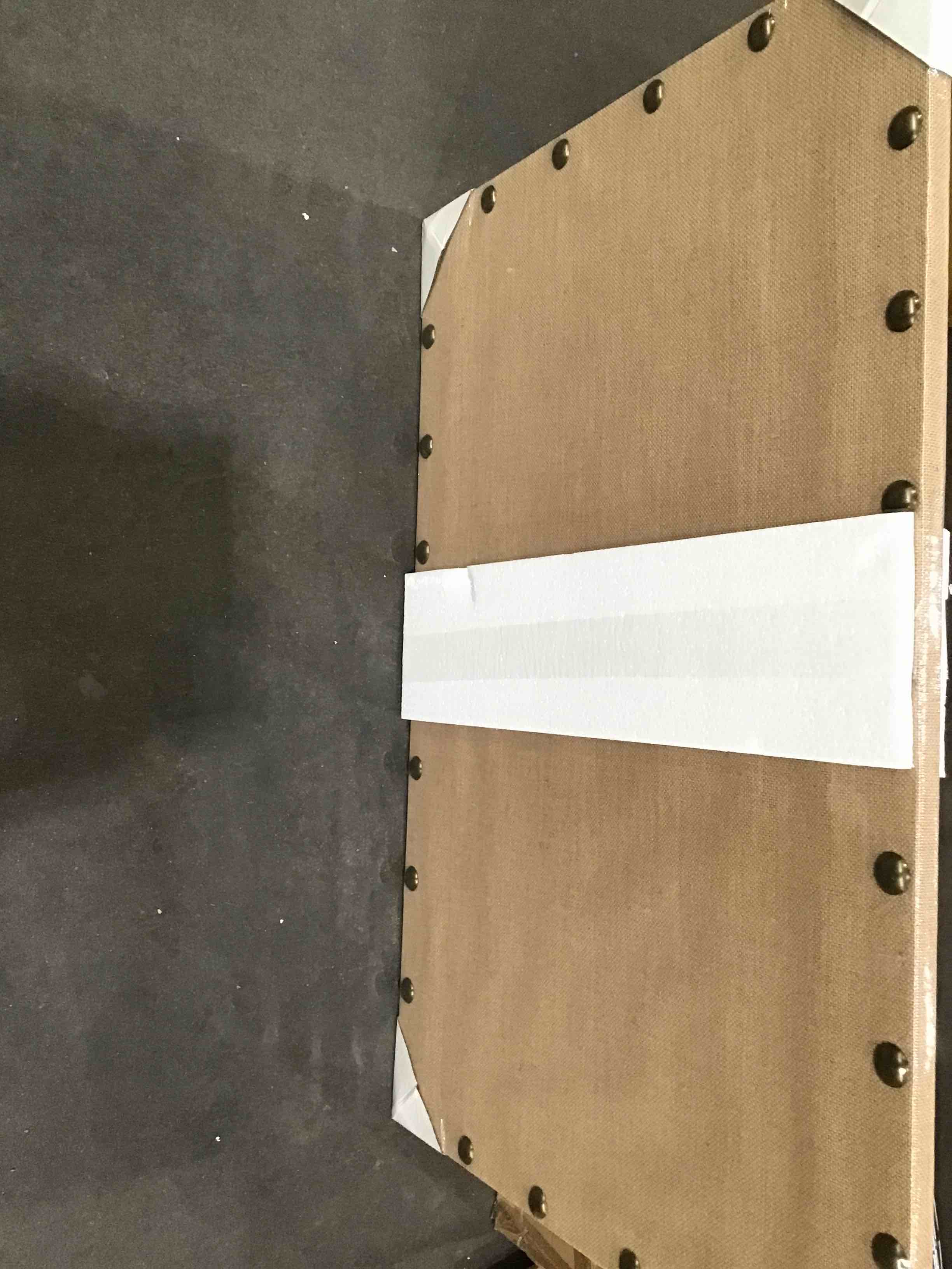 https://s3.amazonaws.com/lotting-images-prod/bidfta/PNK1583445_1742574941484.jpeg