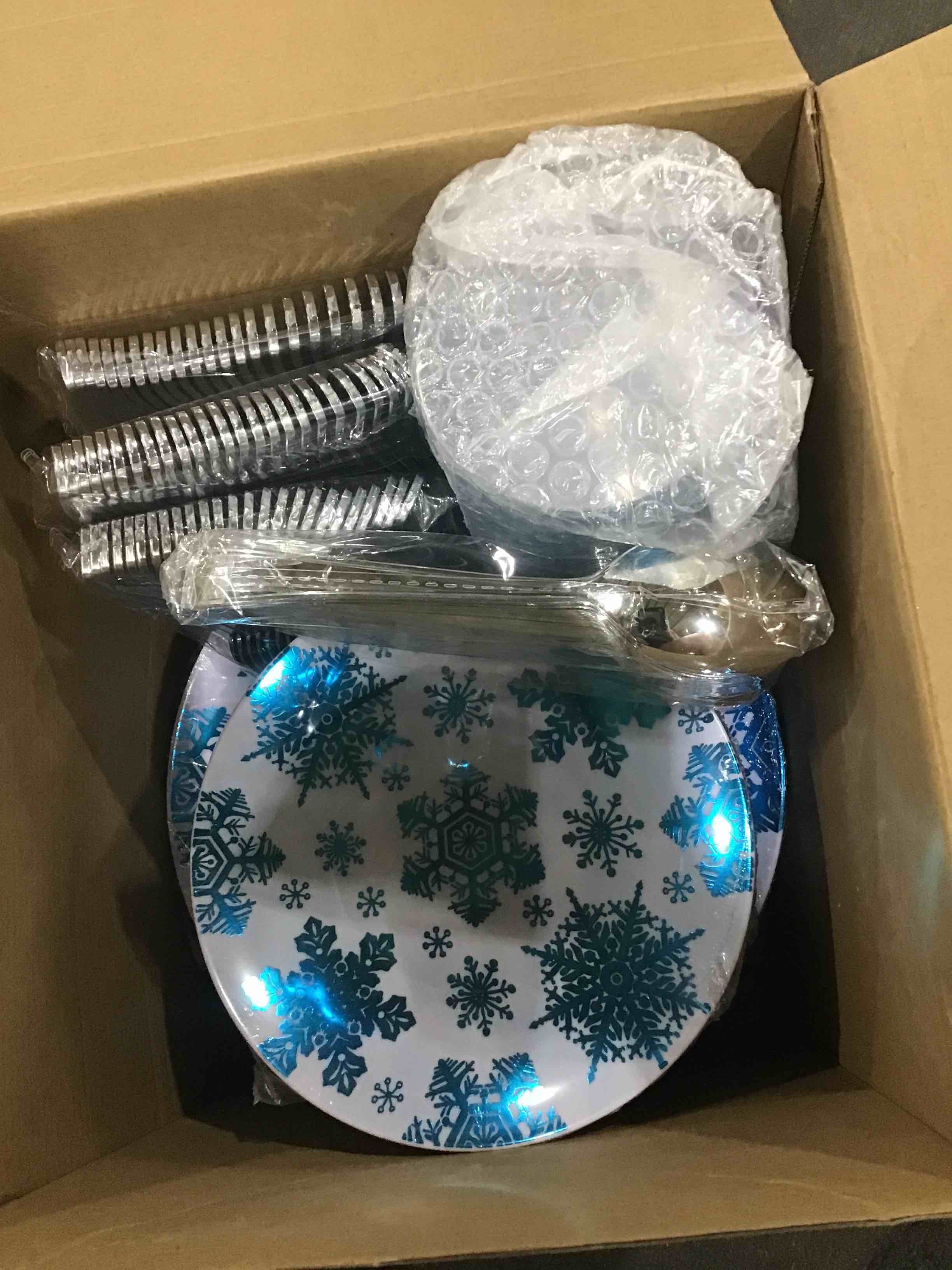 https://s3.amazonaws.com/lotting-images-prod/bidfta/PNK1583915_1742992954246.jpeg