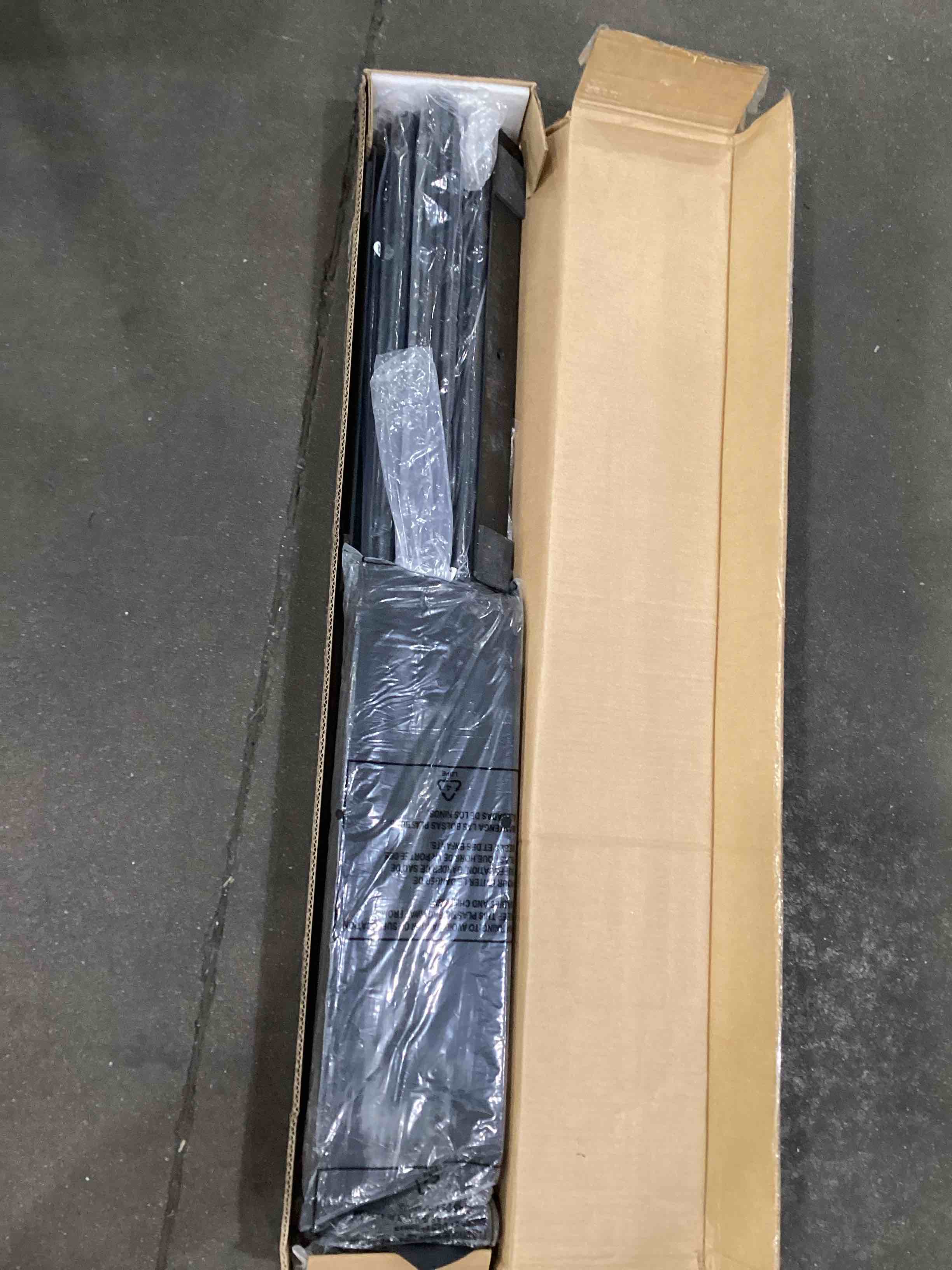 https://s3.amazonaws.com/lotting-images-prod/bidfta/PNK1585270_1749655910832.jpeg