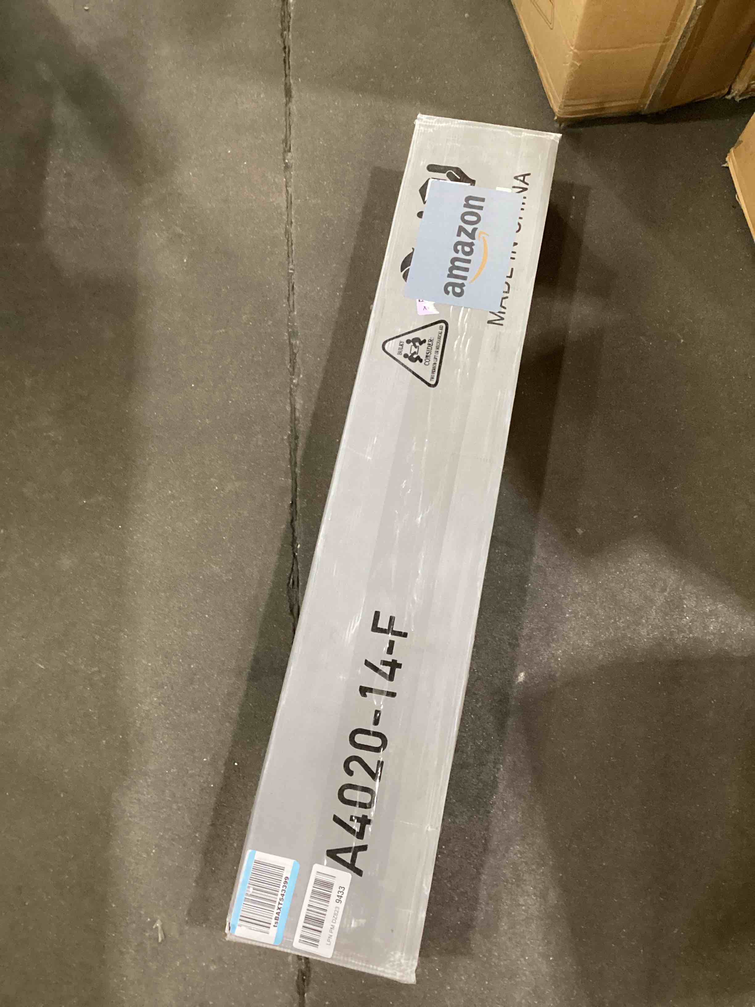 https://s3.amazonaws.com/lotting-images-prod/bidfta/PNK1585302_1749663528213.jpeg