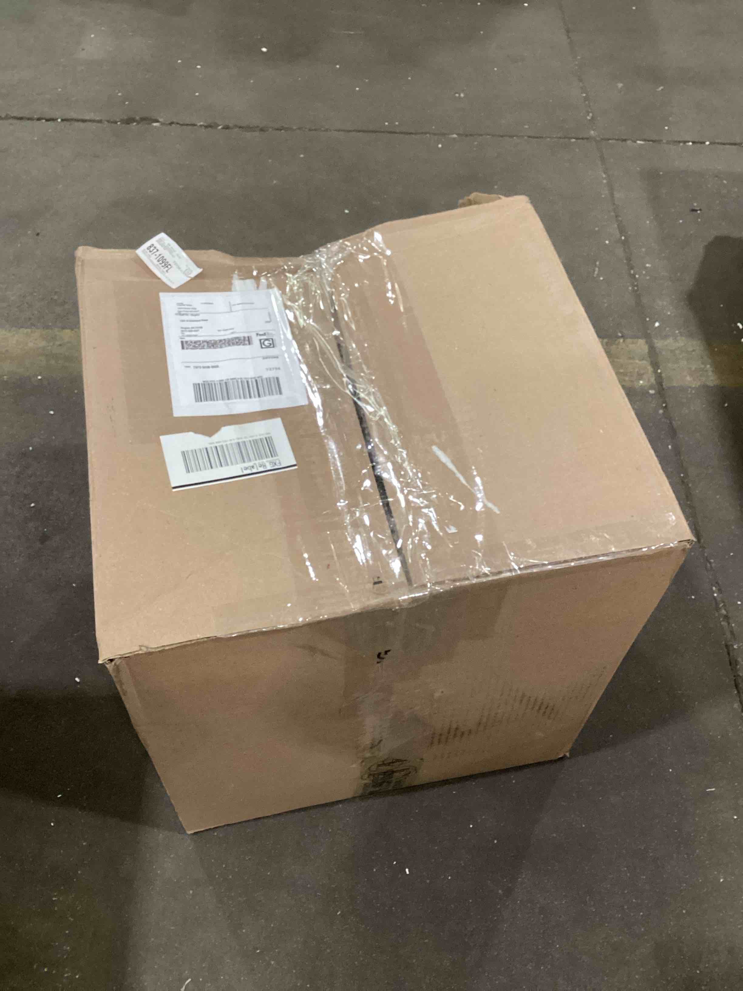 https://s3.amazonaws.com/lotting-images-prod/bidfta/PNK1585907_1750252717225.jpeg