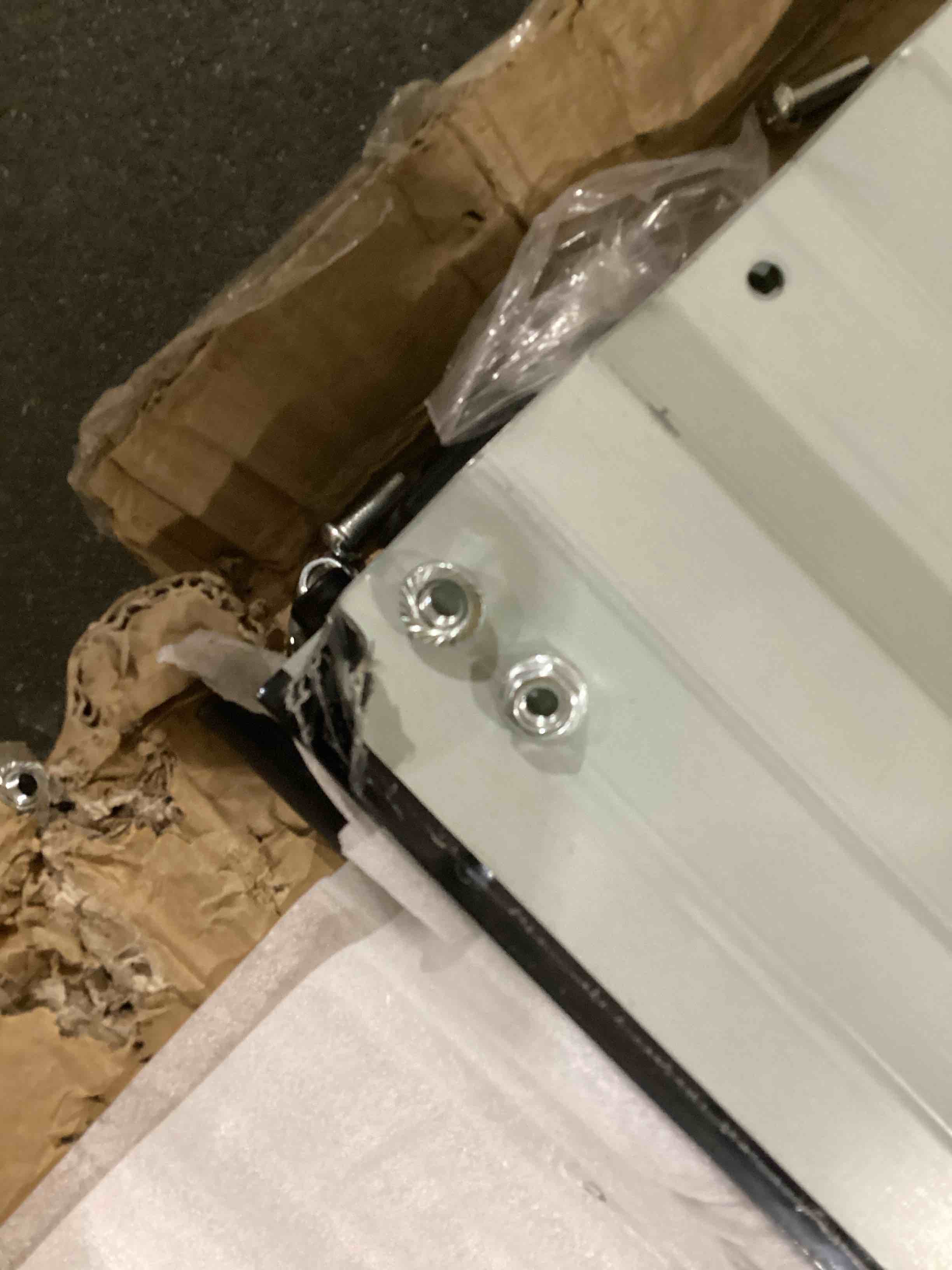 https://s3.amazonaws.com/lotting-images-prod/bidfta/PNK1586026_1750339134944.jpeg
