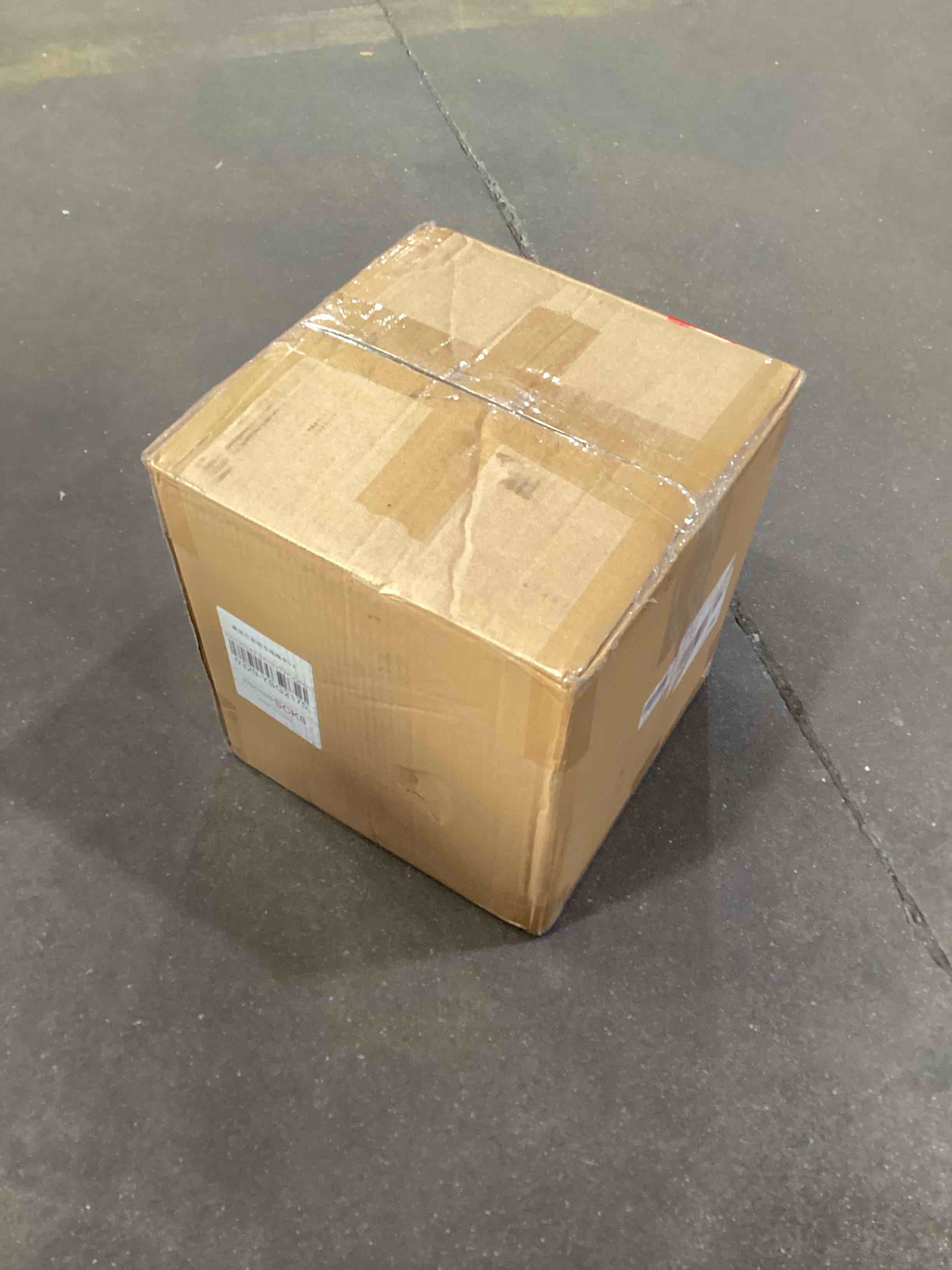 https://s3.amazonaws.com/lotting-images-prod/bidfta/PNK1586176_1750363648646.jpeg