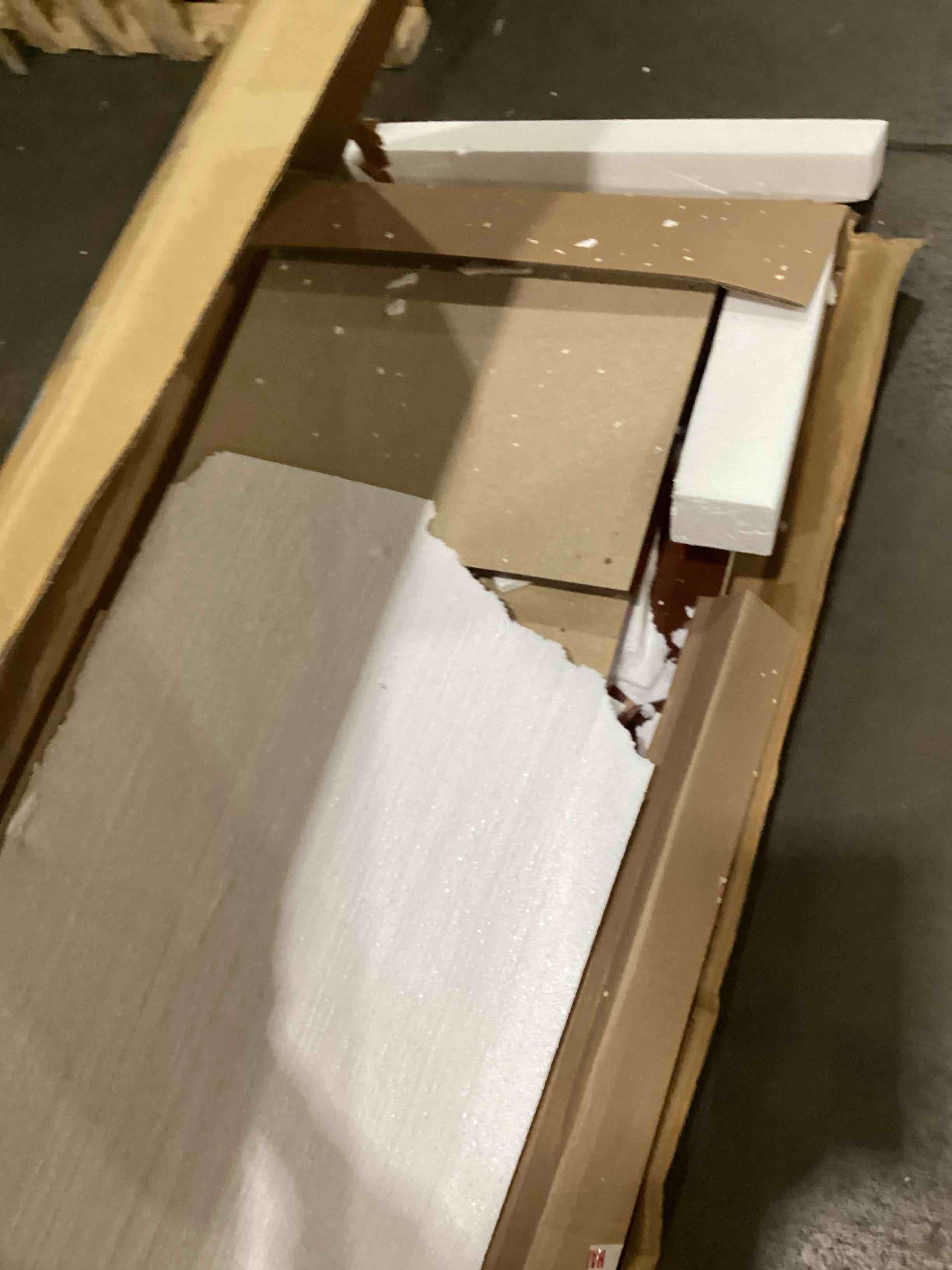 https://s3.amazonaws.com/lotting-images-prod/bidfta/PNK1586198_1750425502042.jpeg