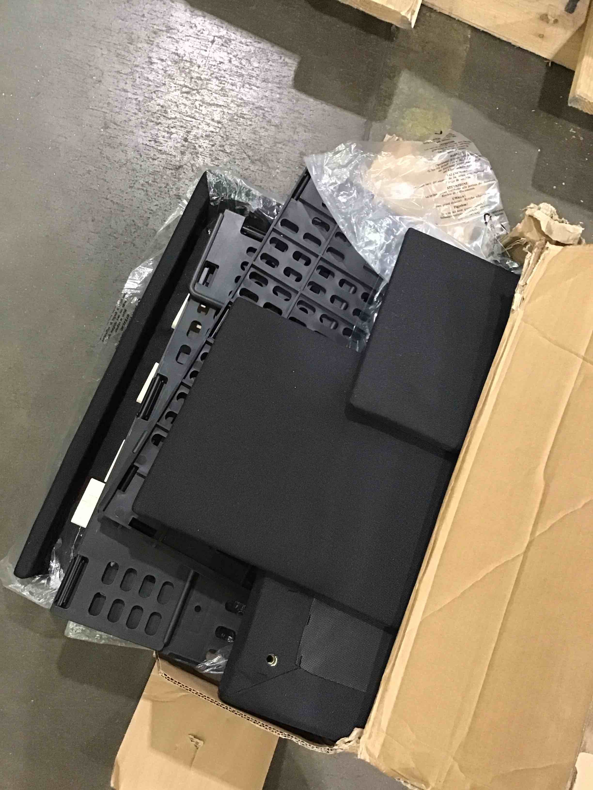 https://s3.amazonaws.com/lotting-images-prod/bidfta/PNK1586412_1750778000876.jpeg