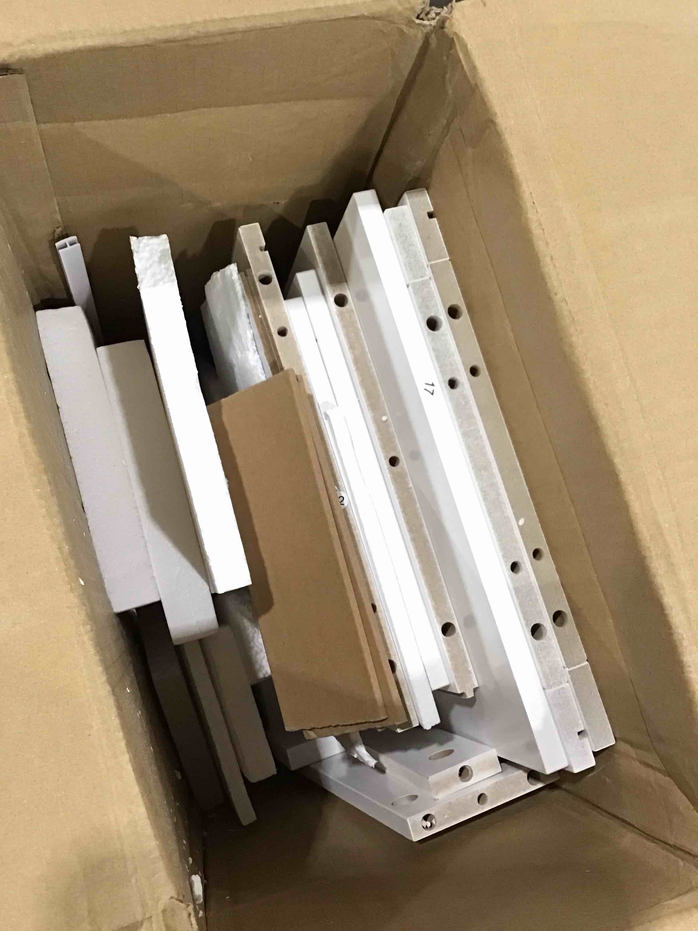 https://s3.amazonaws.com/lotting-images-prod/bidfta/PNK1586507_1750949747791.jpeg