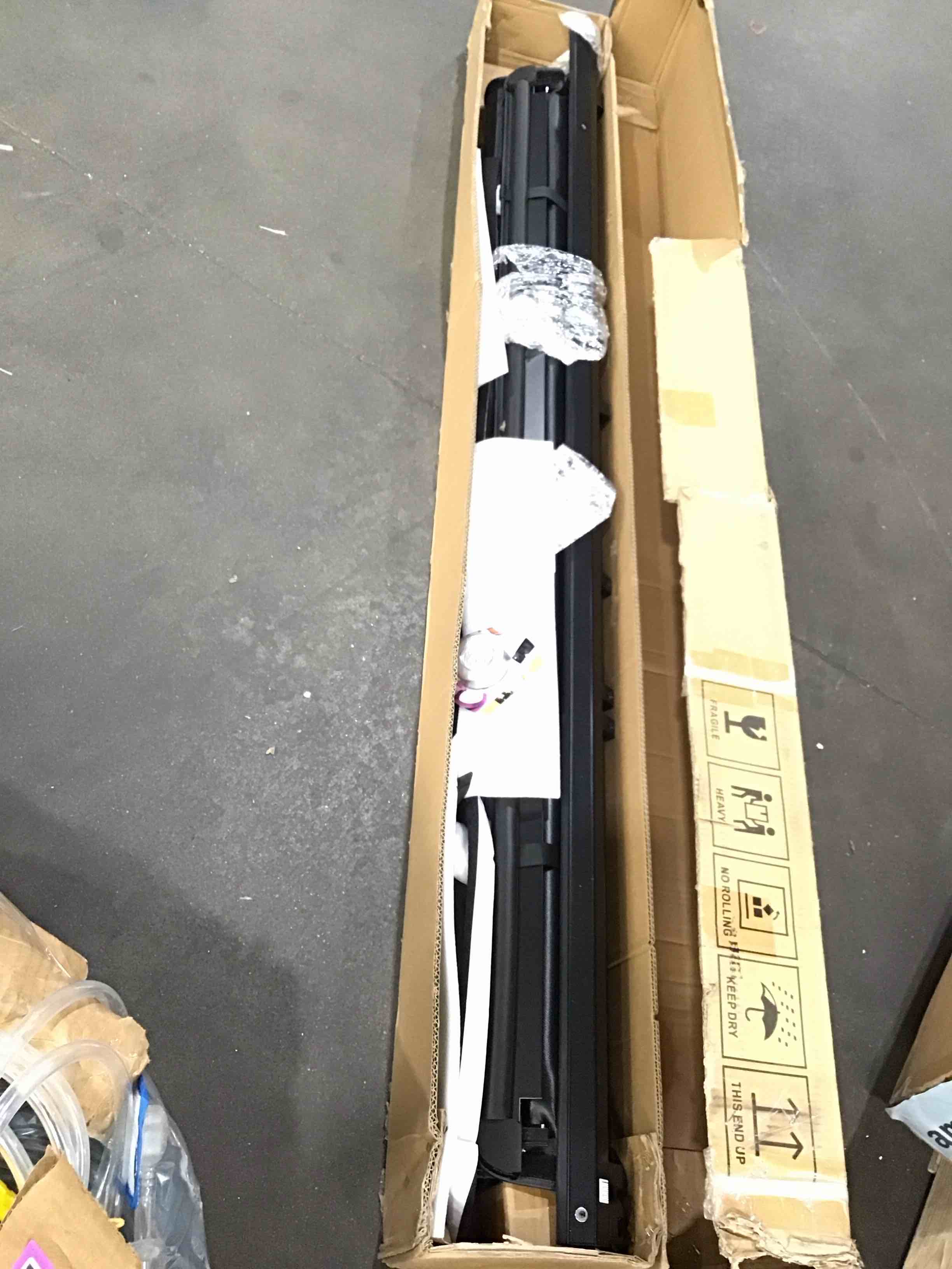 https://s3.amazonaws.com/lotting-images-prod/bidfta/PNK1586524_1750961001818.jpeg