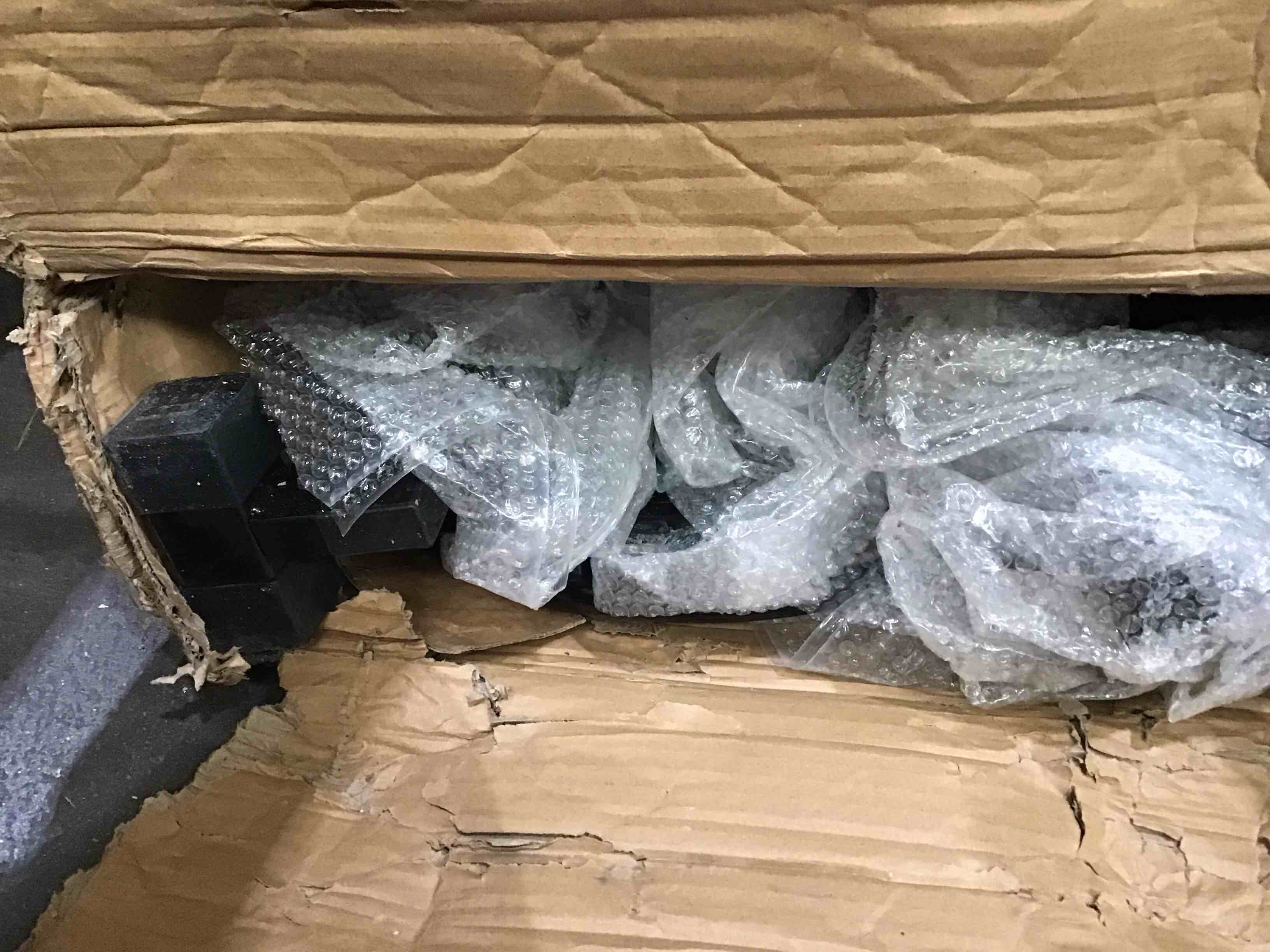 https://s3.amazonaws.com/lotting-images-prod/bidfta/PNK1586526_1750961464258.jpeg