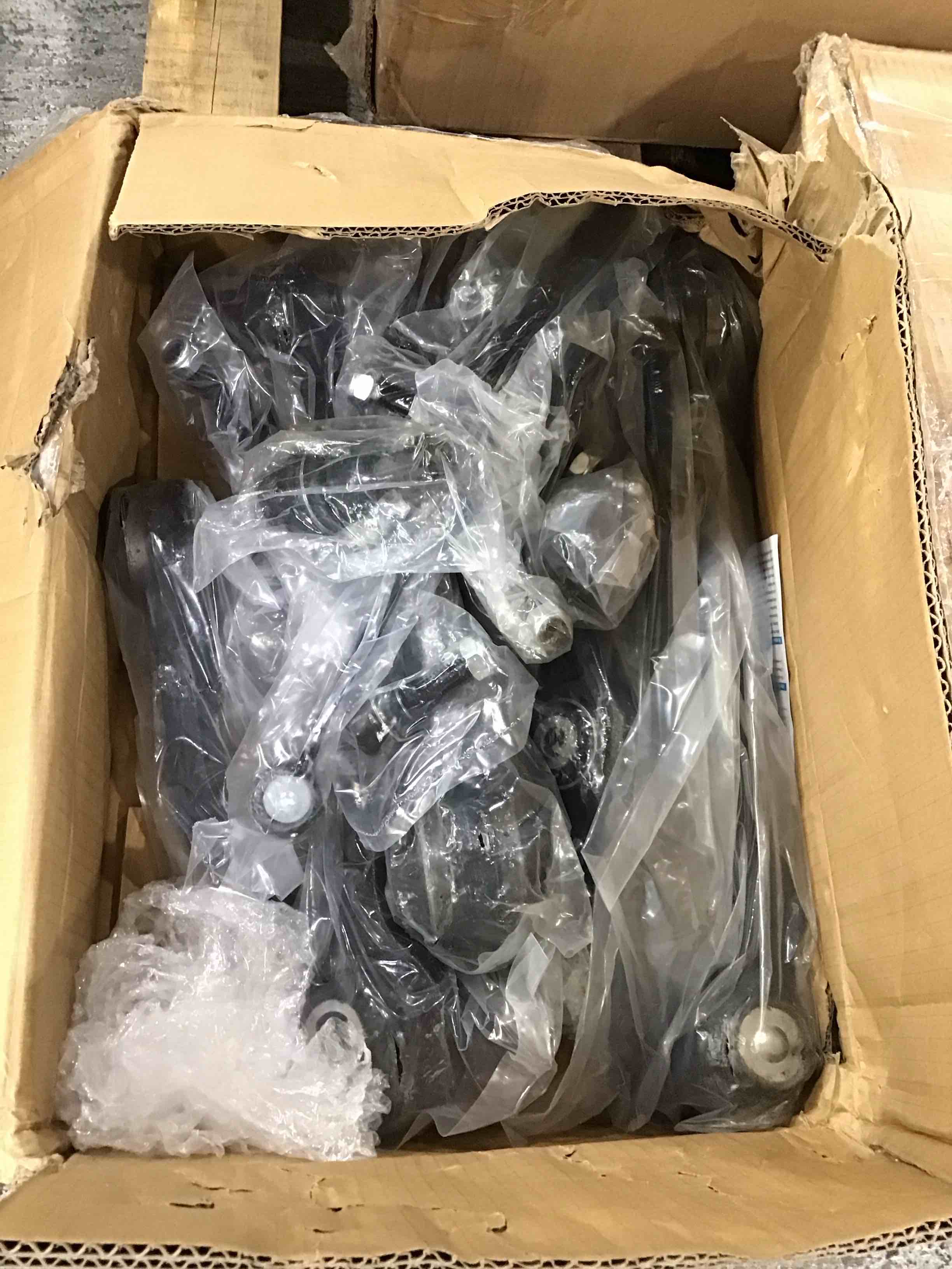 https://s3.amazonaws.com/lotting-images-prod/bidfta/PNK1586537_1750965542534.jpeg