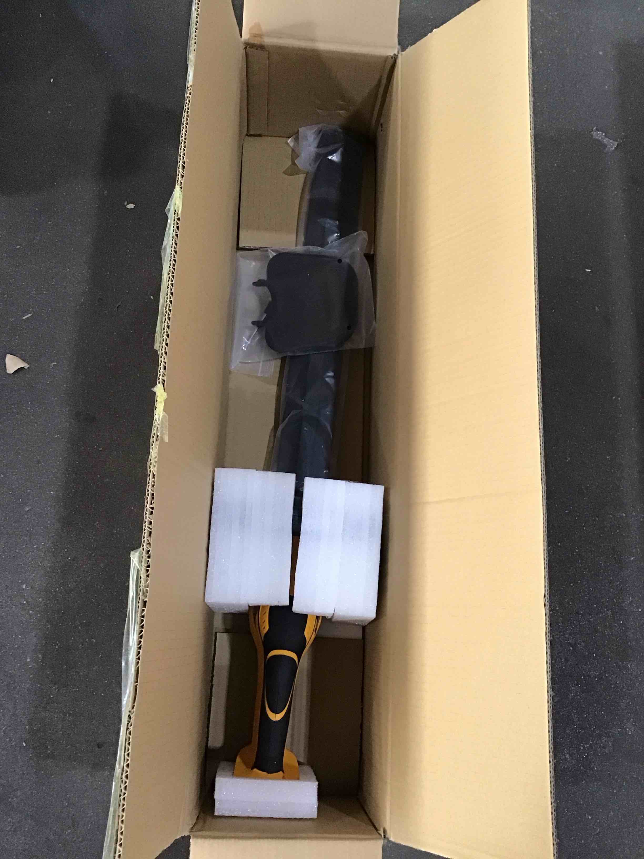https://s3.amazonaws.com/lotting-images-prod/bidfta/PNK1586924_1751314475581.jpeg