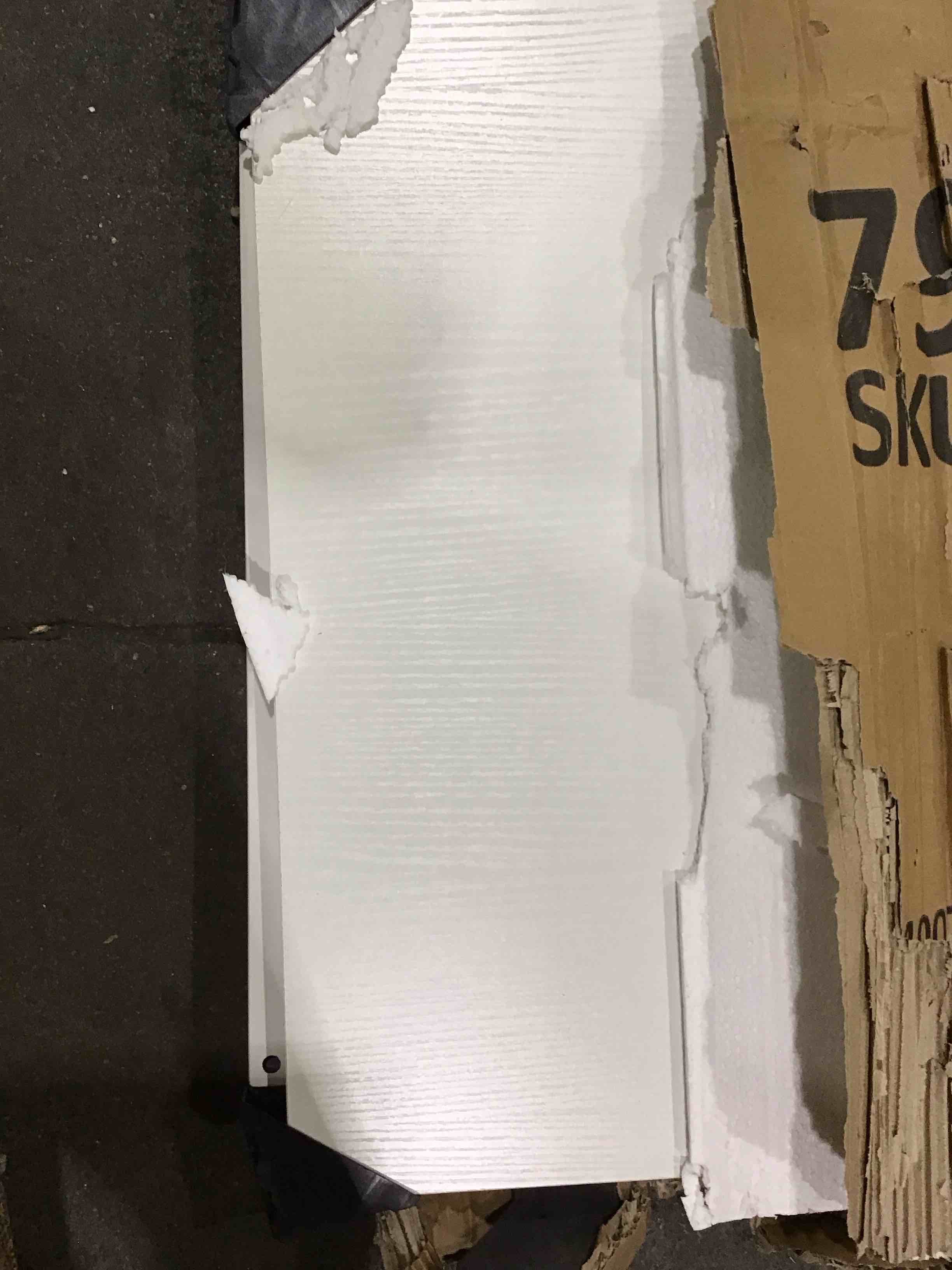 https://s3.amazonaws.com/lotting-images-prod/bidfta/PNK1587313_1751559205370.jpeg