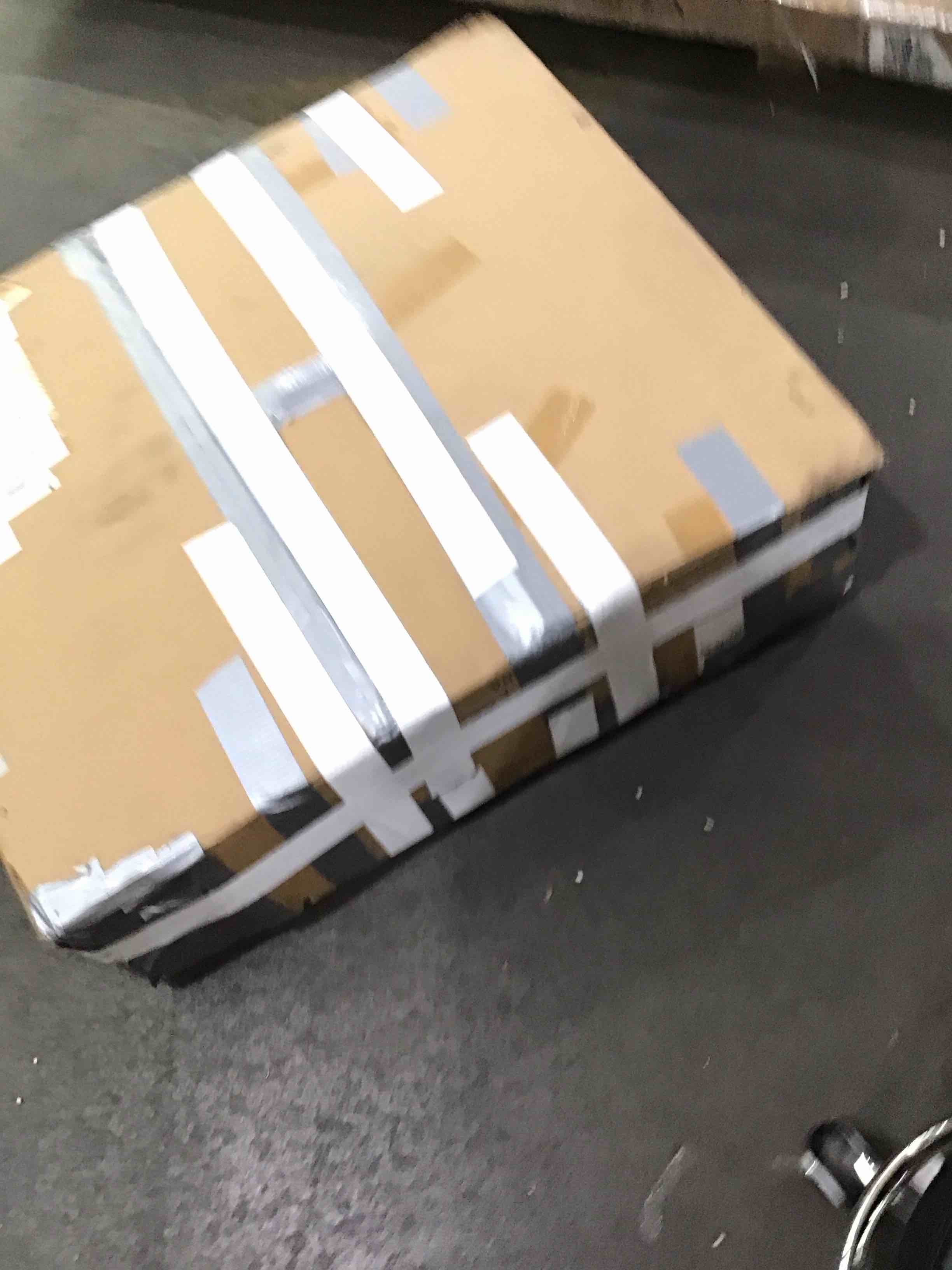 https://s3.amazonaws.com/lotting-images-prod/bidfta/PNK1587417_1751902299809.jpeg