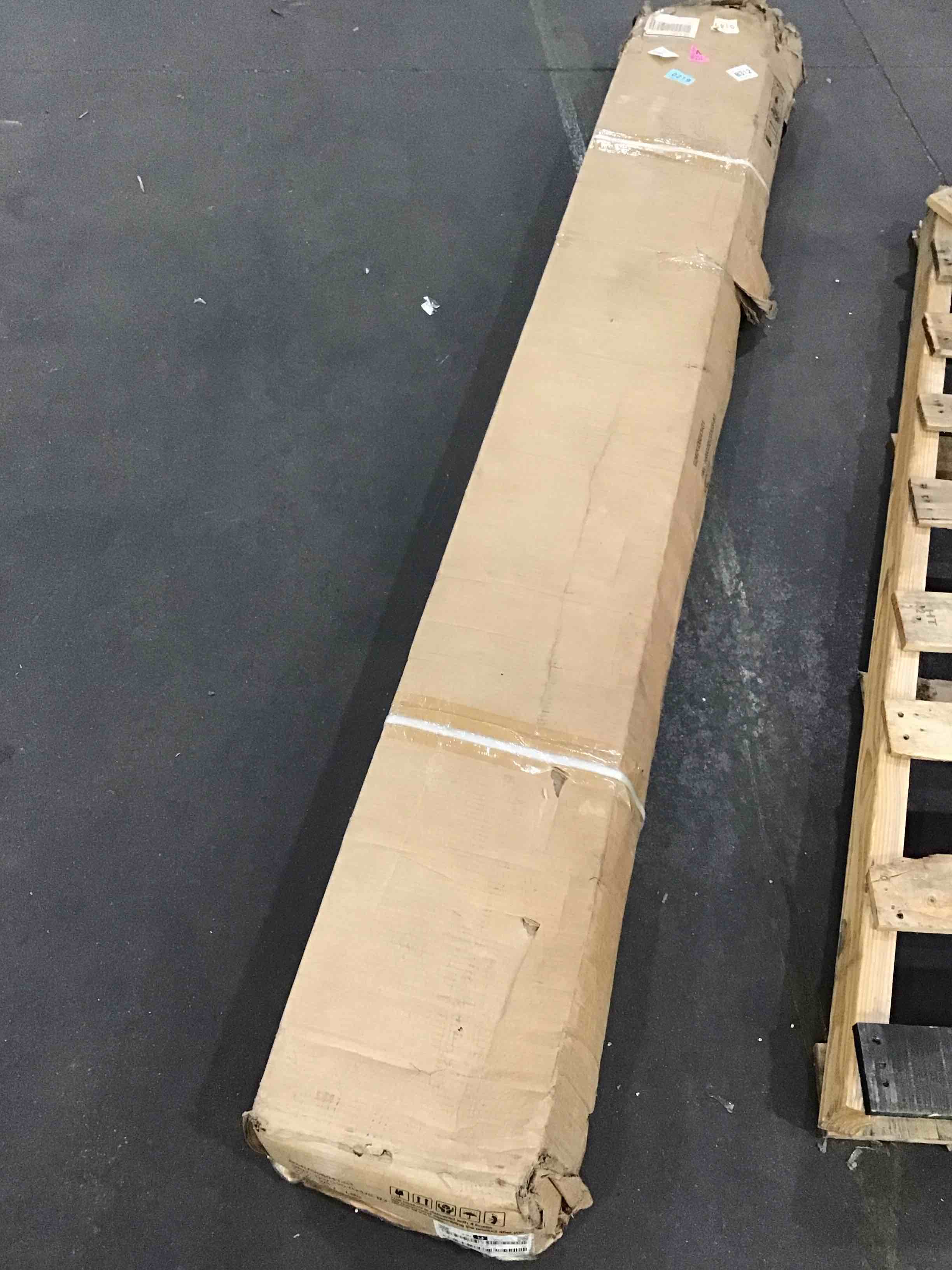 https://s3.amazonaws.com/lotting-images-prod/bidfta/PNK1587419_1751903343048.jpeg