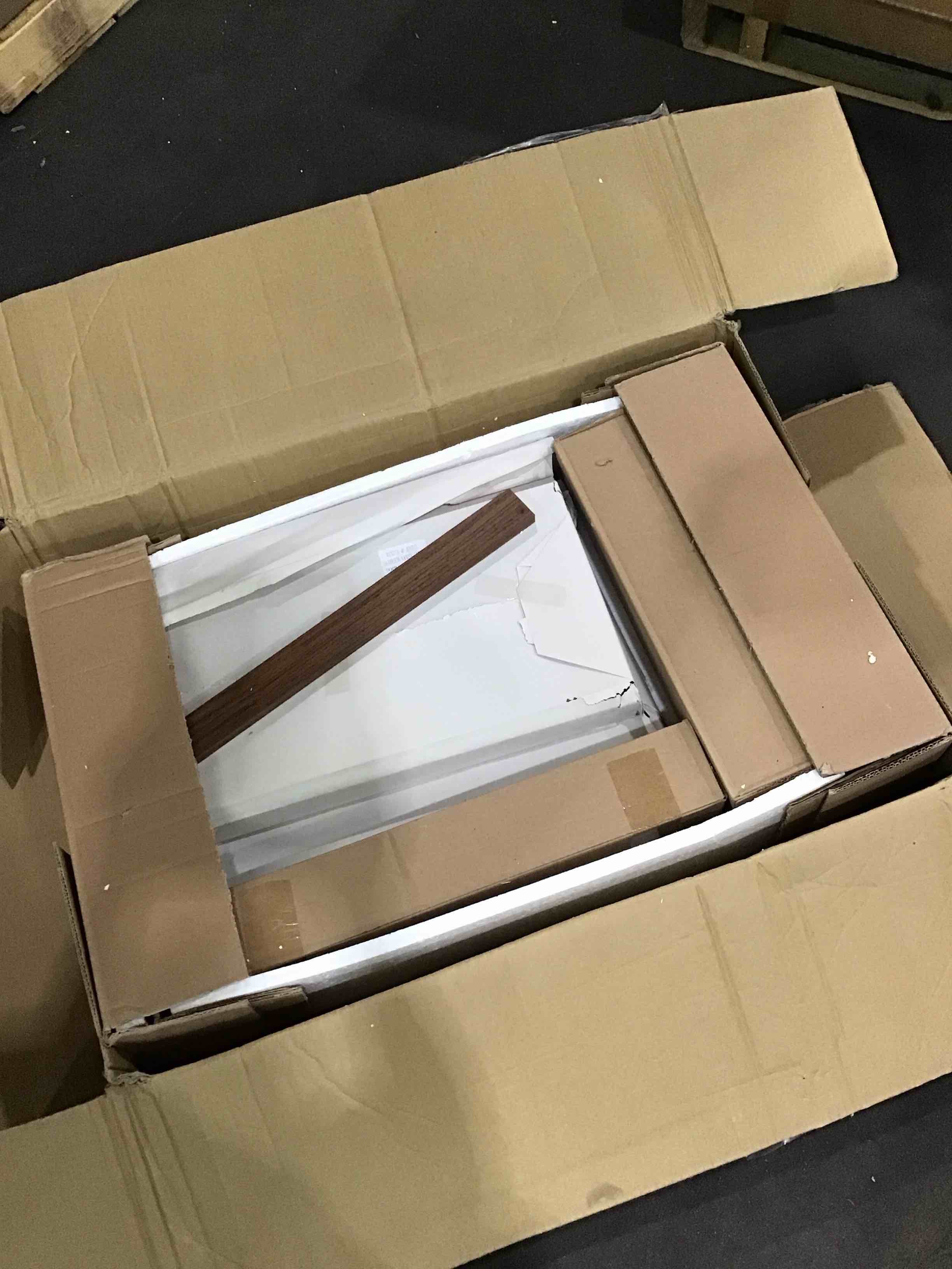 https://s3.amazonaws.com/lotting-images-prod/bidfta/PNK1587766_1752071569290.jpeg