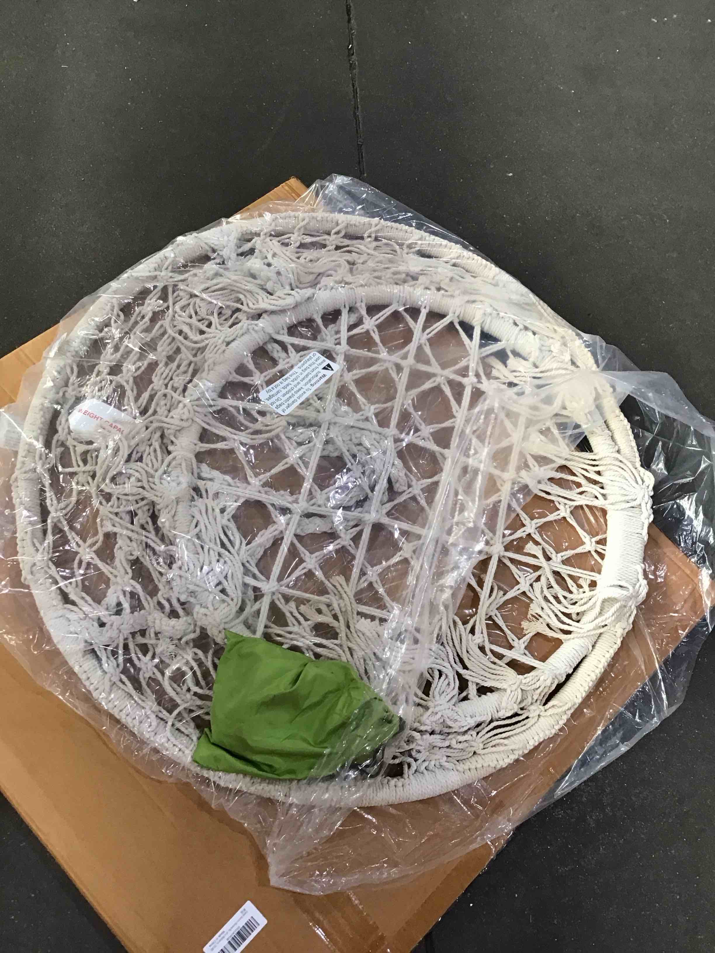 https://s3.amazonaws.com/lotting-images-prod/bidfta/PNK1587979_1752094236585.jpeg