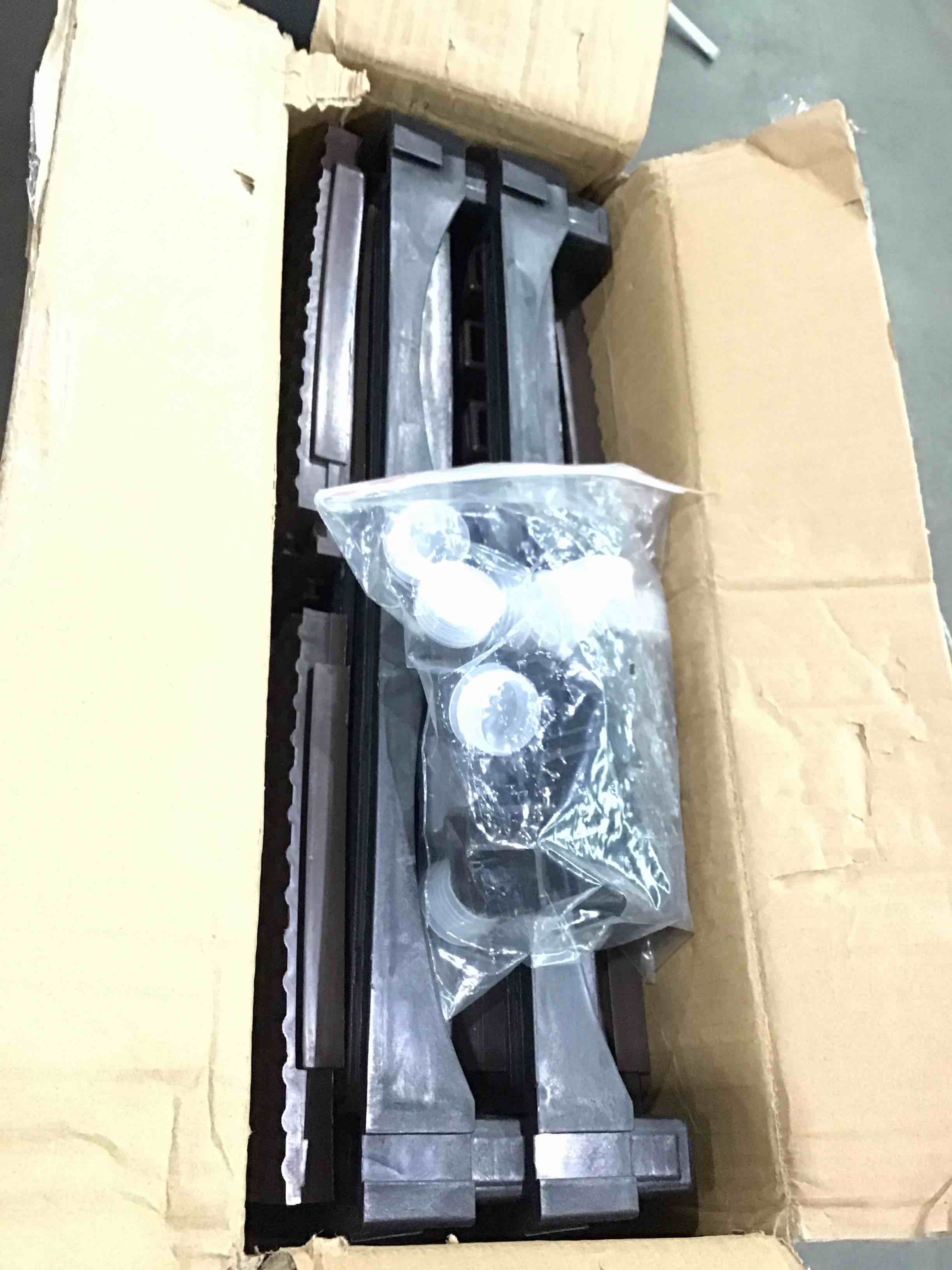 https://s3.amazonaws.com/lotting-images-prod/bidfta/PNK1589002_1752247813195.jpeg