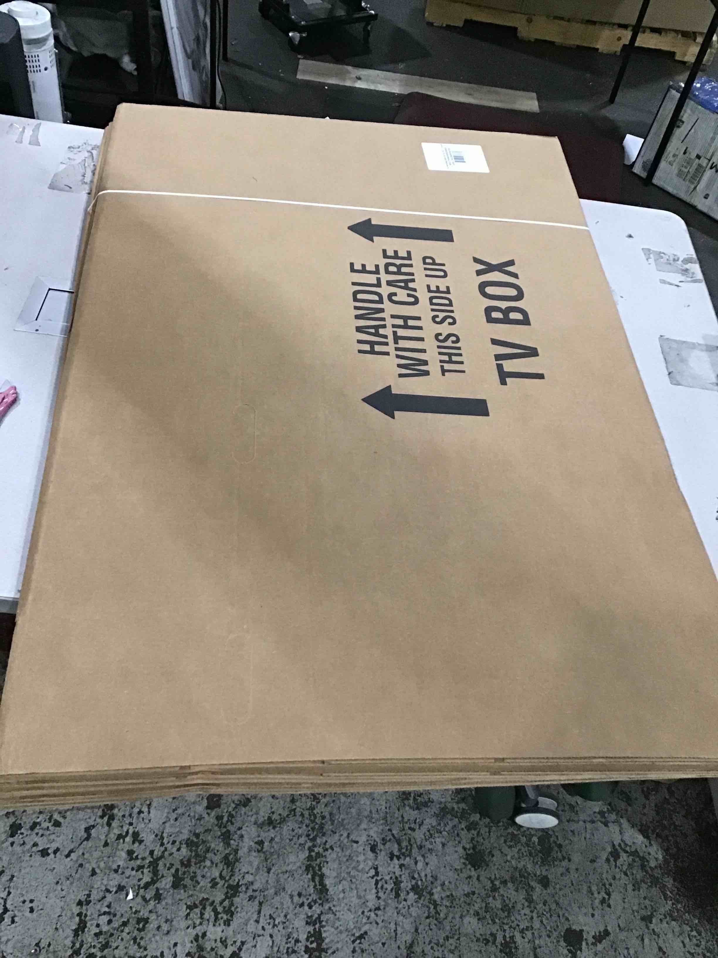 https://s3.amazonaws.com/lotting-images-prod/bidfta/PNK1590228_1749827567675.jpeg