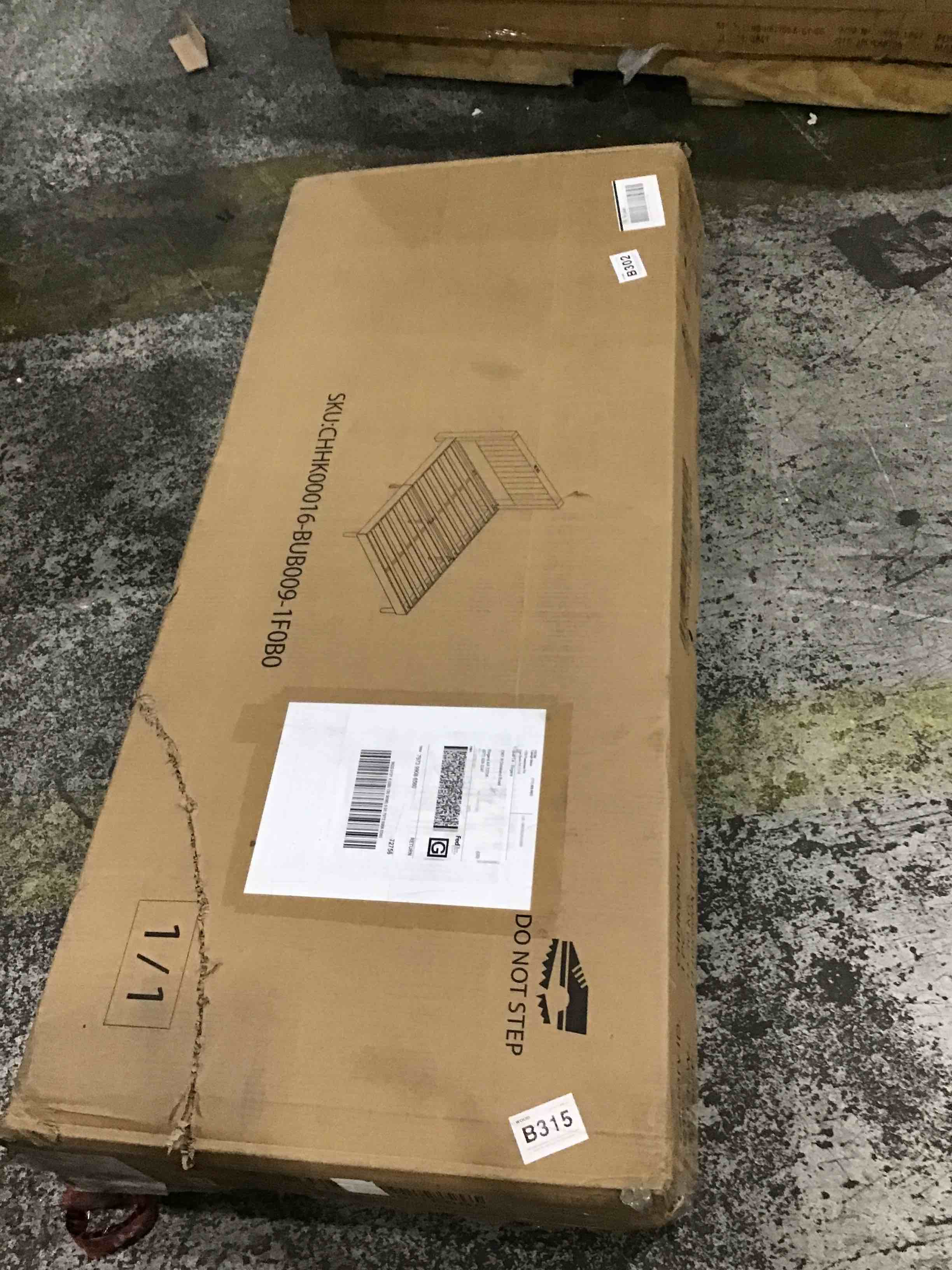 https://s3.amazonaws.com/lotting-images-prod/bidfta/PNK1590567_1750249994996.jpeg