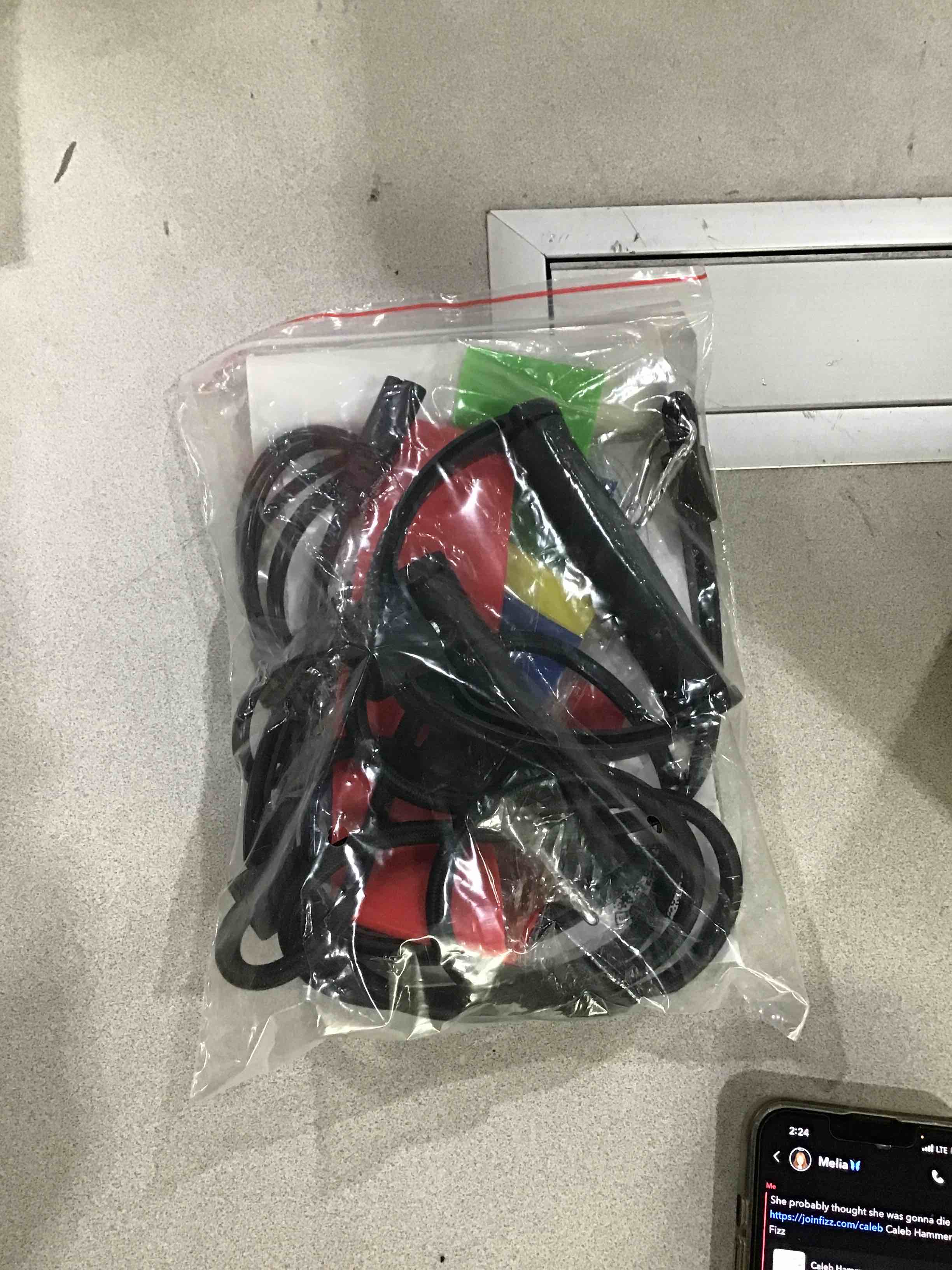 https://s3.amazonaws.com/lotting-images-prod/bidfta/PNK1590636_1750274670822.jpeg