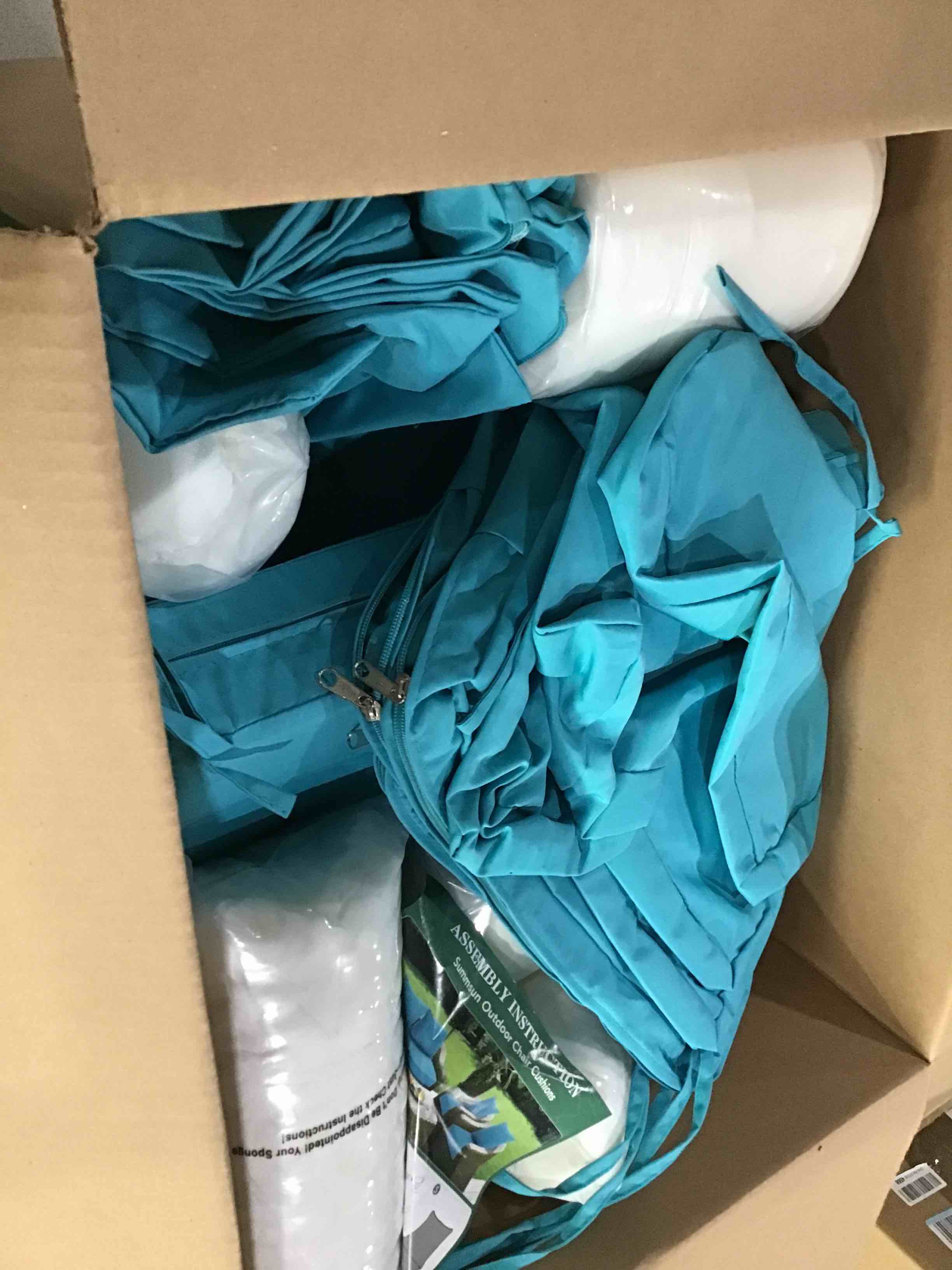 https://s3.amazonaws.com/lotting-images-prod/bidfta/PNK1590639_1750275224243.jpeg