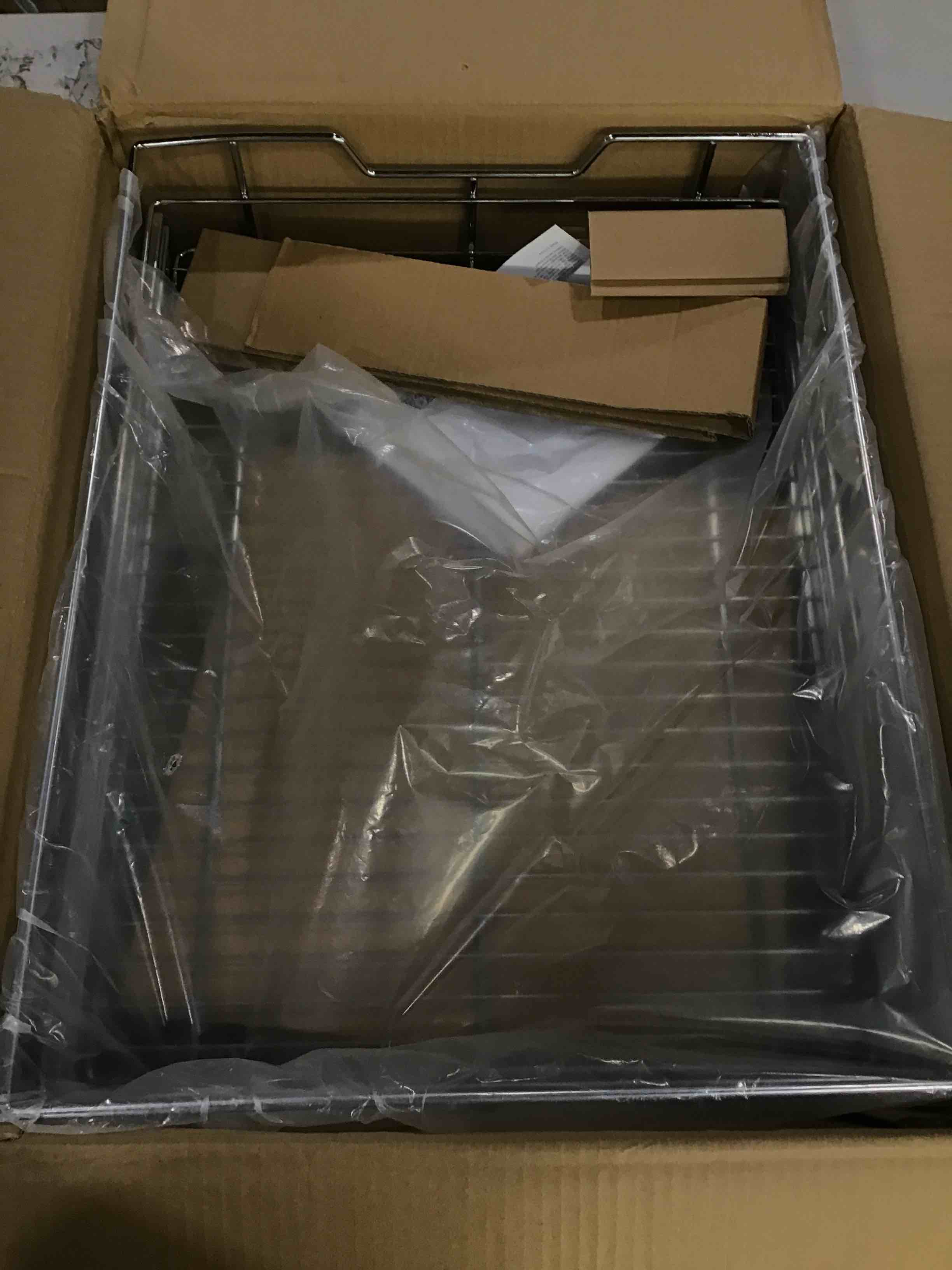 https://s3.amazonaws.com/lotting-images-prod/bidfta/PNK1590644_1750276403093.jpeg