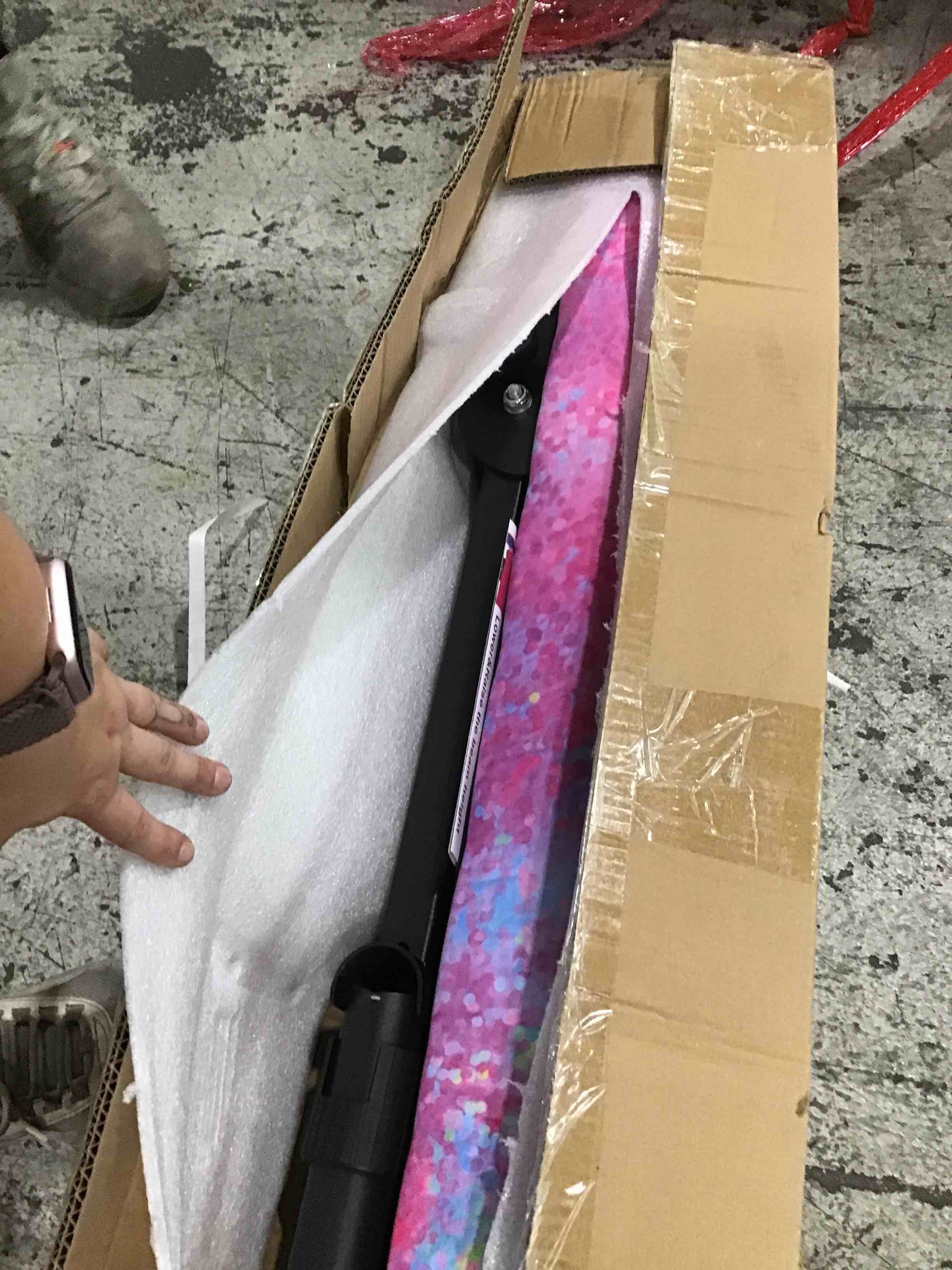 https://s3.amazonaws.com/lotting-images-prod/bidfta/PNK1590684_1750348923783.jpeg