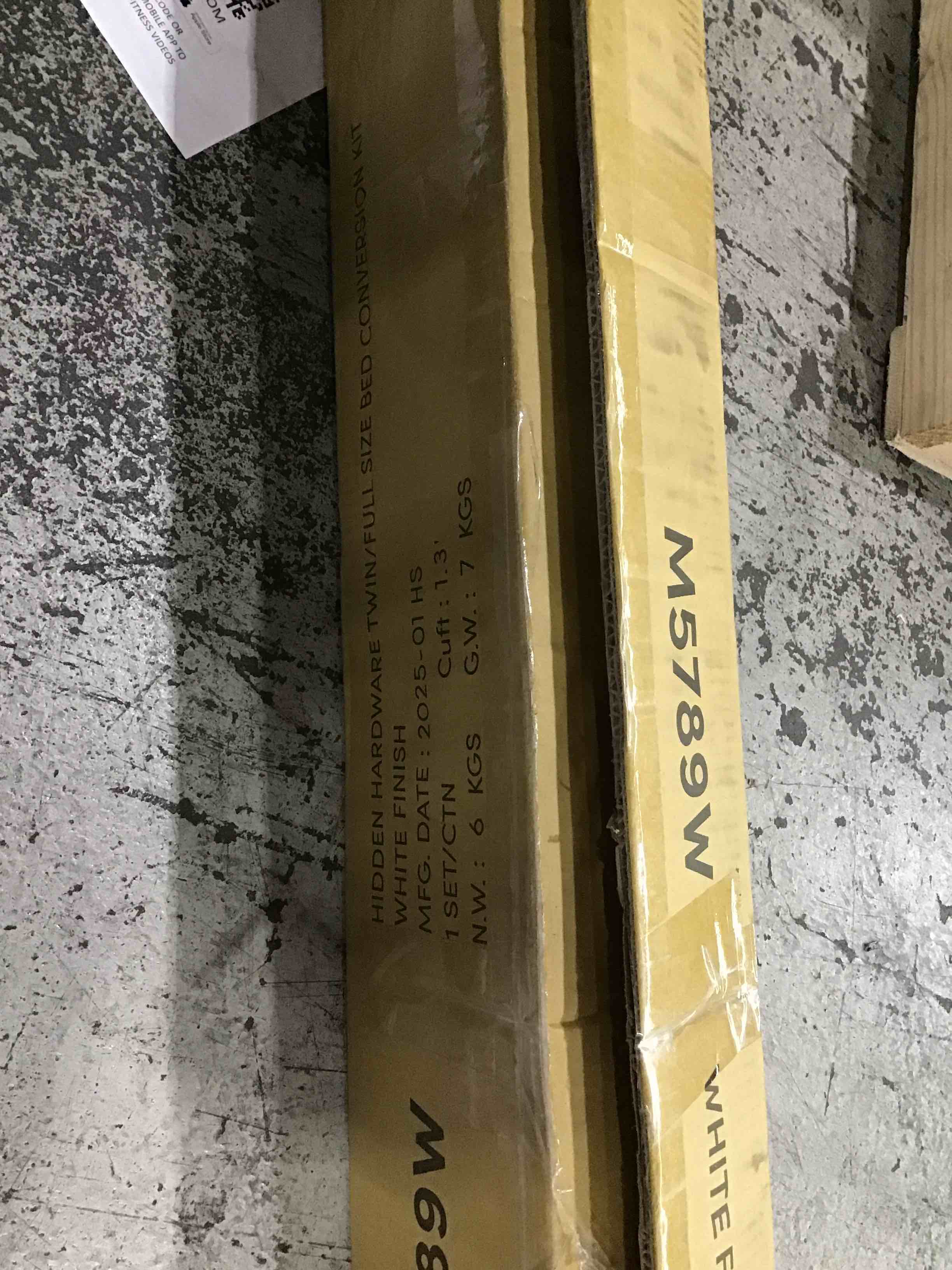 https://s3.amazonaws.com/lotting-images-prod/bidfta/PNK1590697_1750355219005.jpeg