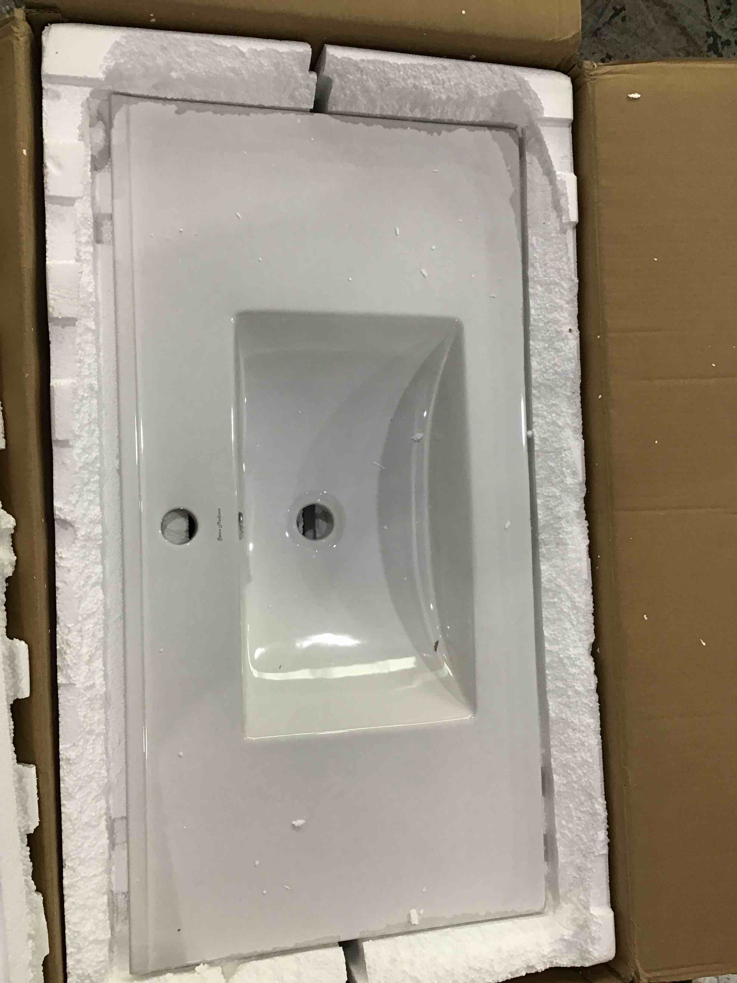 https://s3.amazonaws.com/lotting-images-prod/bidfta/PNK1590785_1750445488413.jpeg