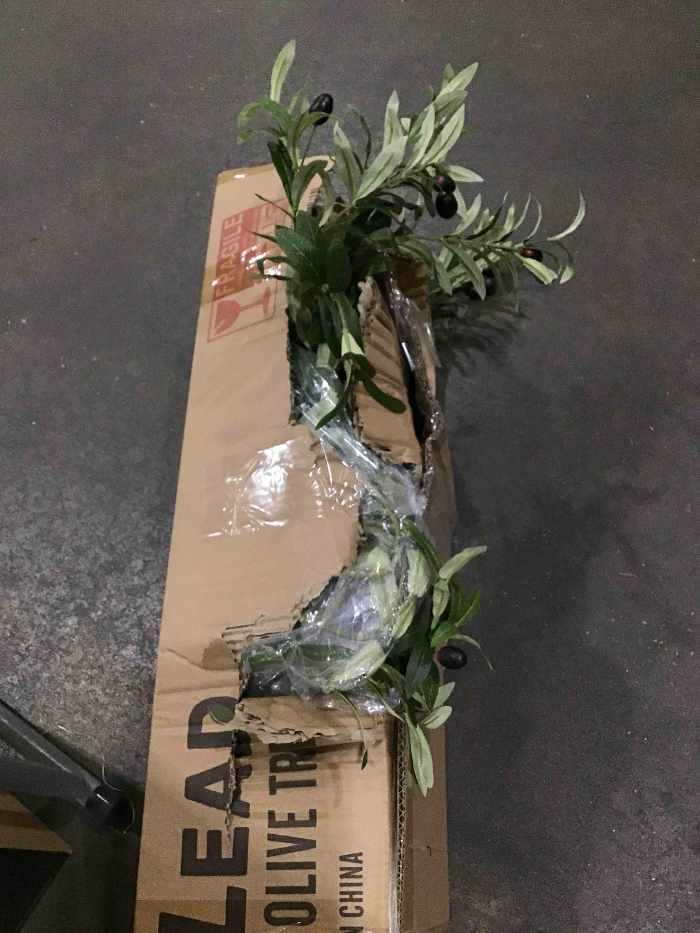 https://s3.amazonaws.com/lotting-images-prod/bidfta/PNK1593030_1745345498019.jpeg