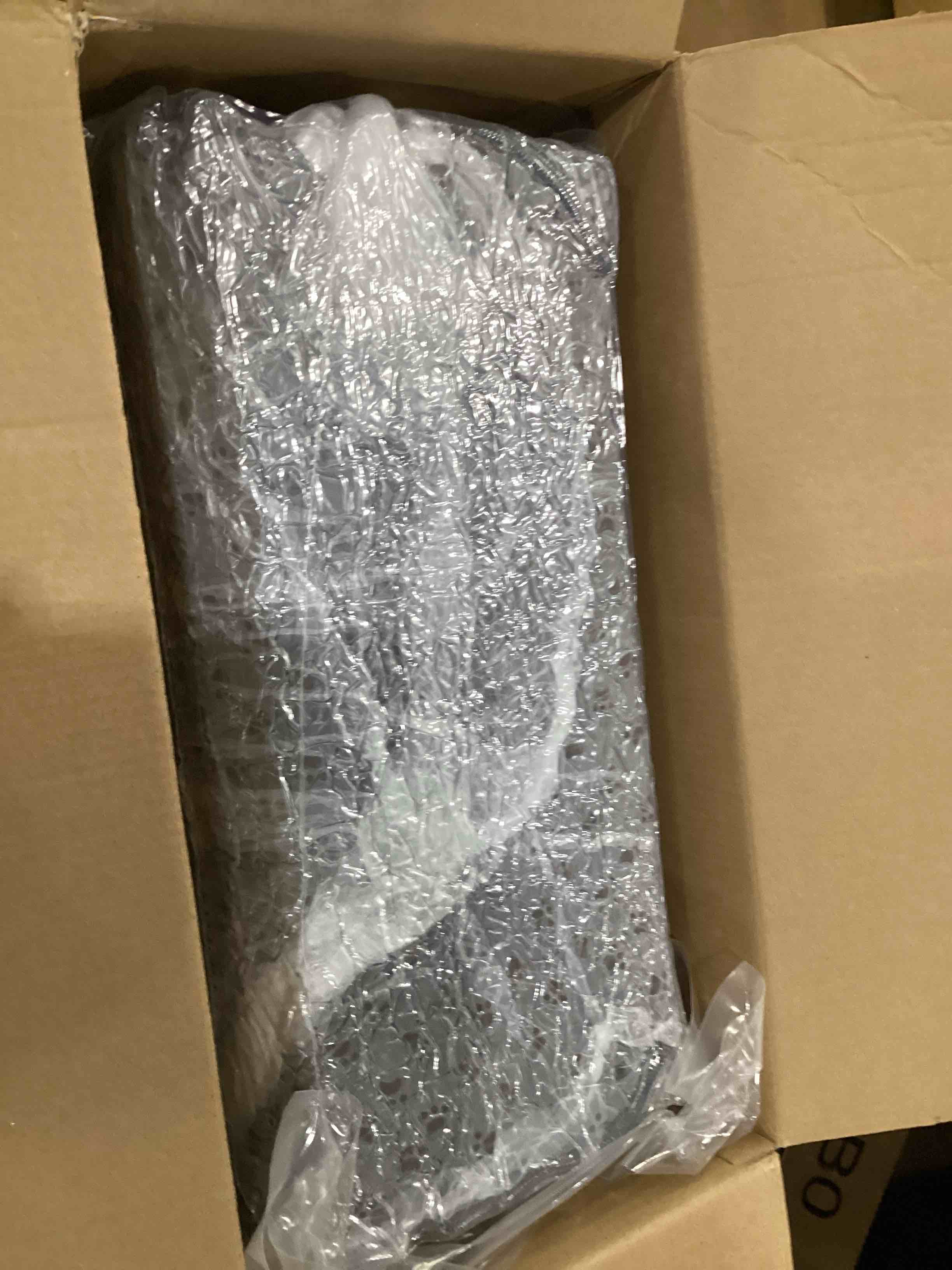 https://s3.amazonaws.com/lotting-images-prod/bidfta/PNK1594080_1744047419467.jpeg