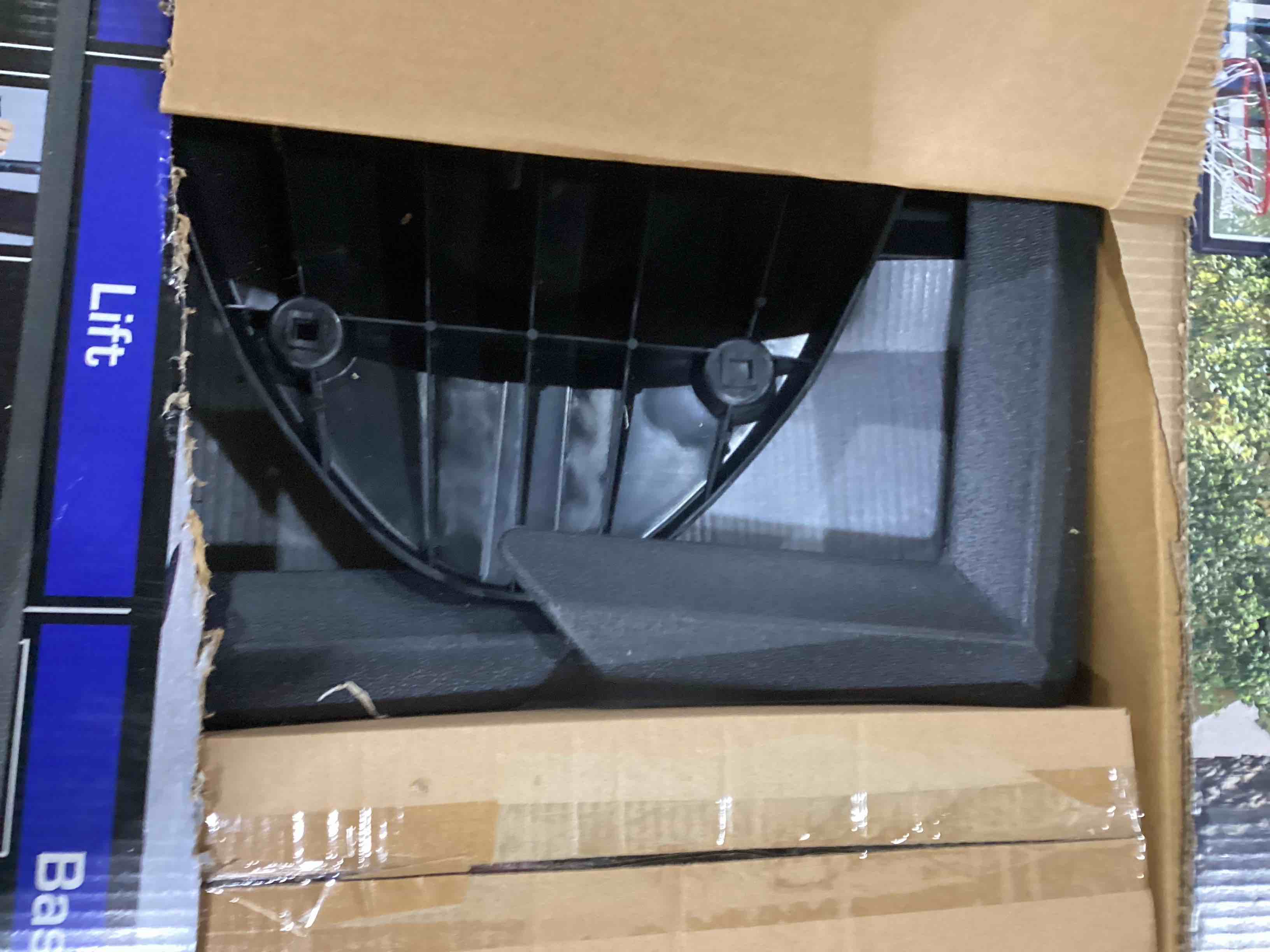 https://s3.amazonaws.com/lotting-images-prod/bidfta/PNK1594377_1745429533717.jpeg