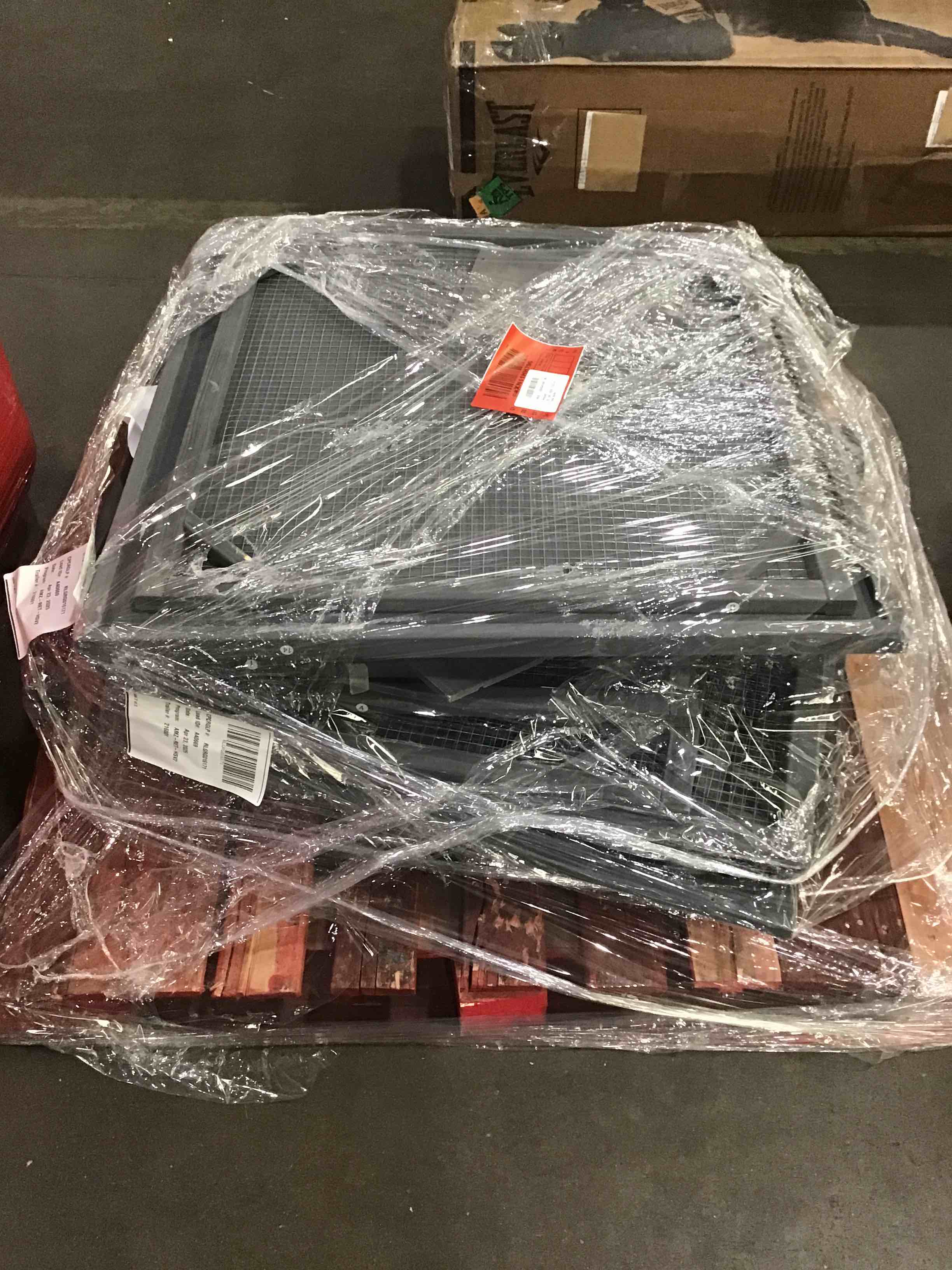 https://s3.amazonaws.com/lotting-images-prod/bidfta/PNK1594433_1745594714093.jpeg