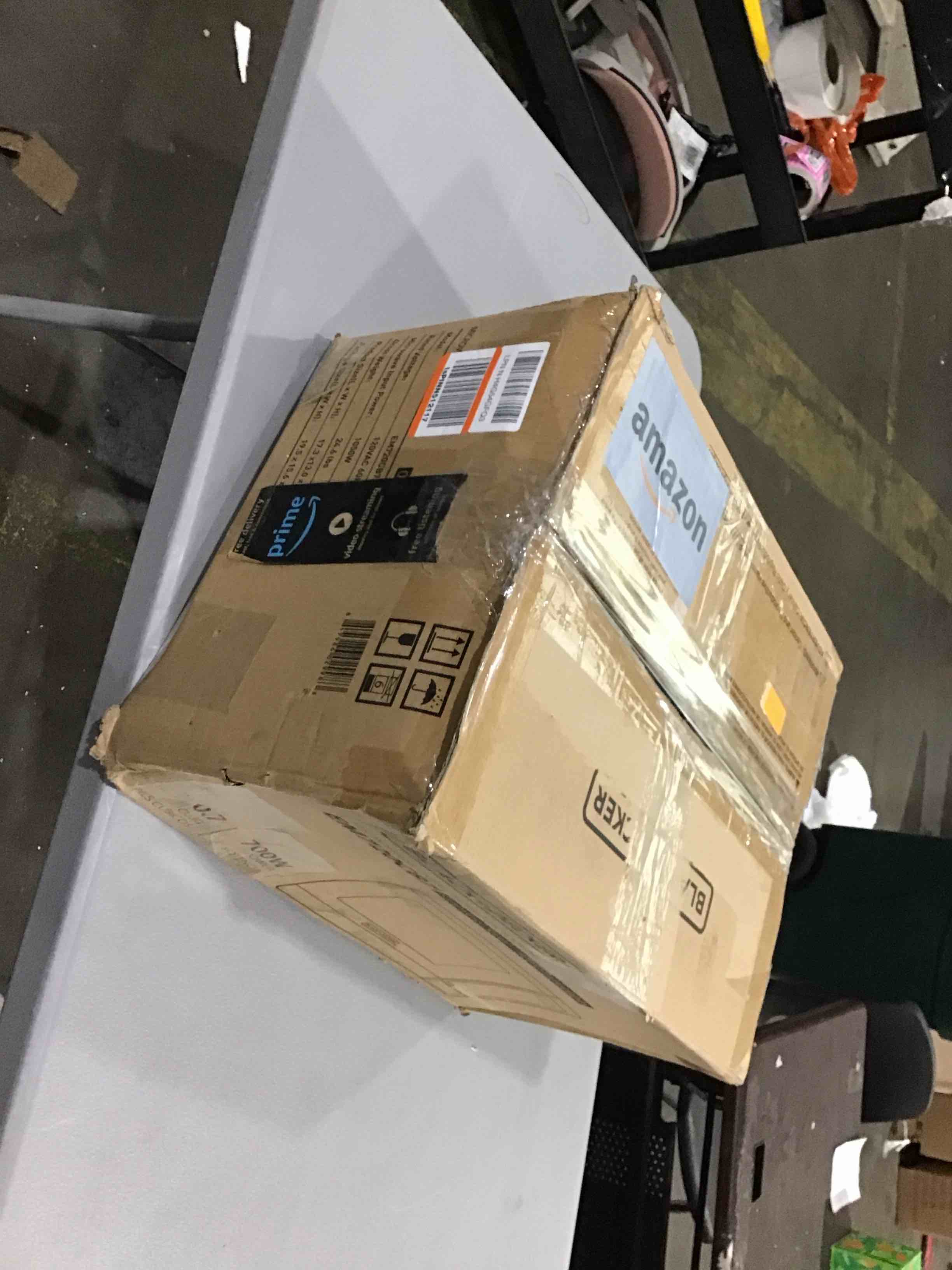 https://s3.amazonaws.com/lotting-images-prod/bidfta/PNK1594487_1746046703903.jpeg
