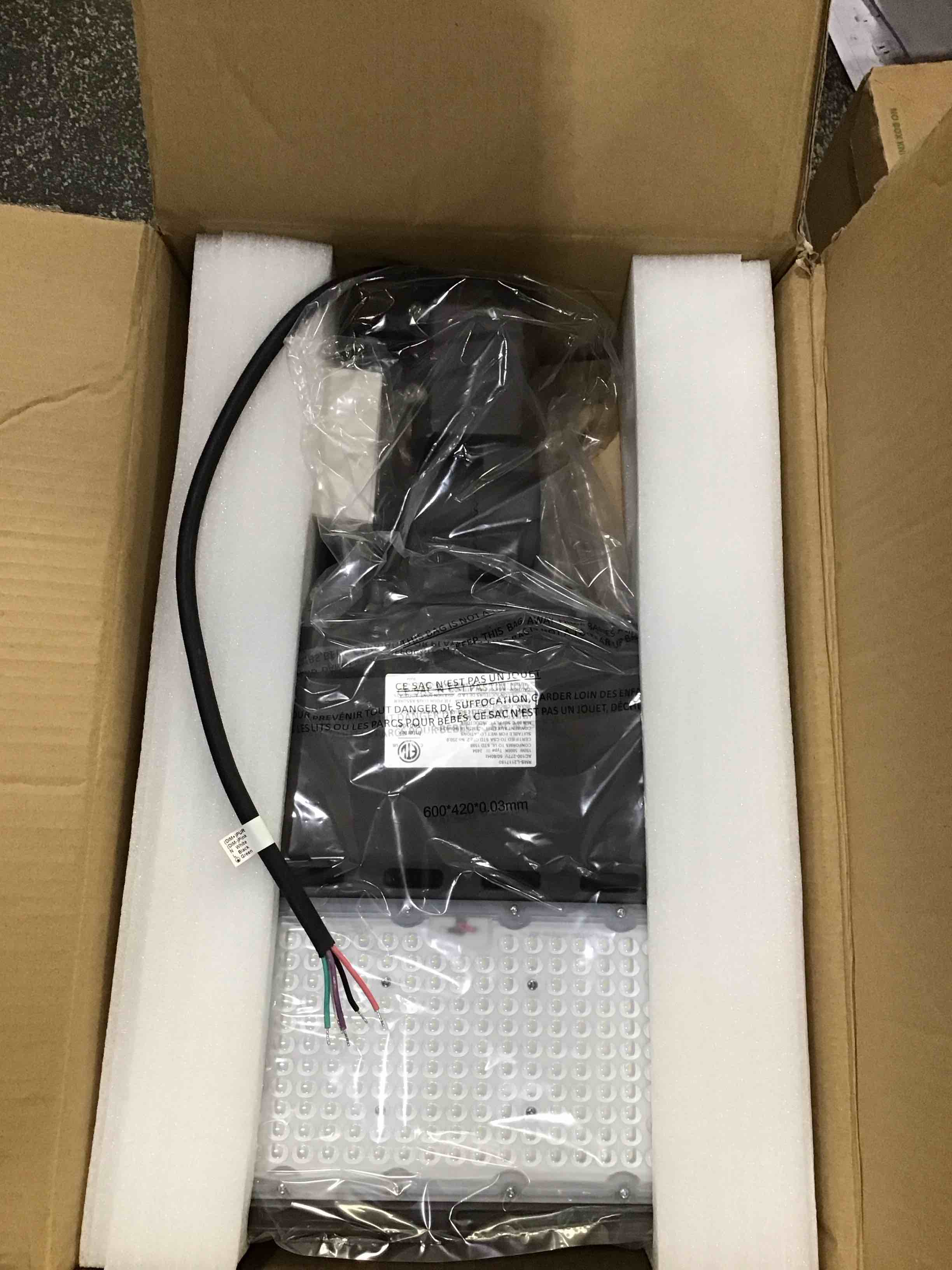 https://s3.amazonaws.com/lotting-images-prod/bidfta/PNK1594629_1746215586174.jpeg