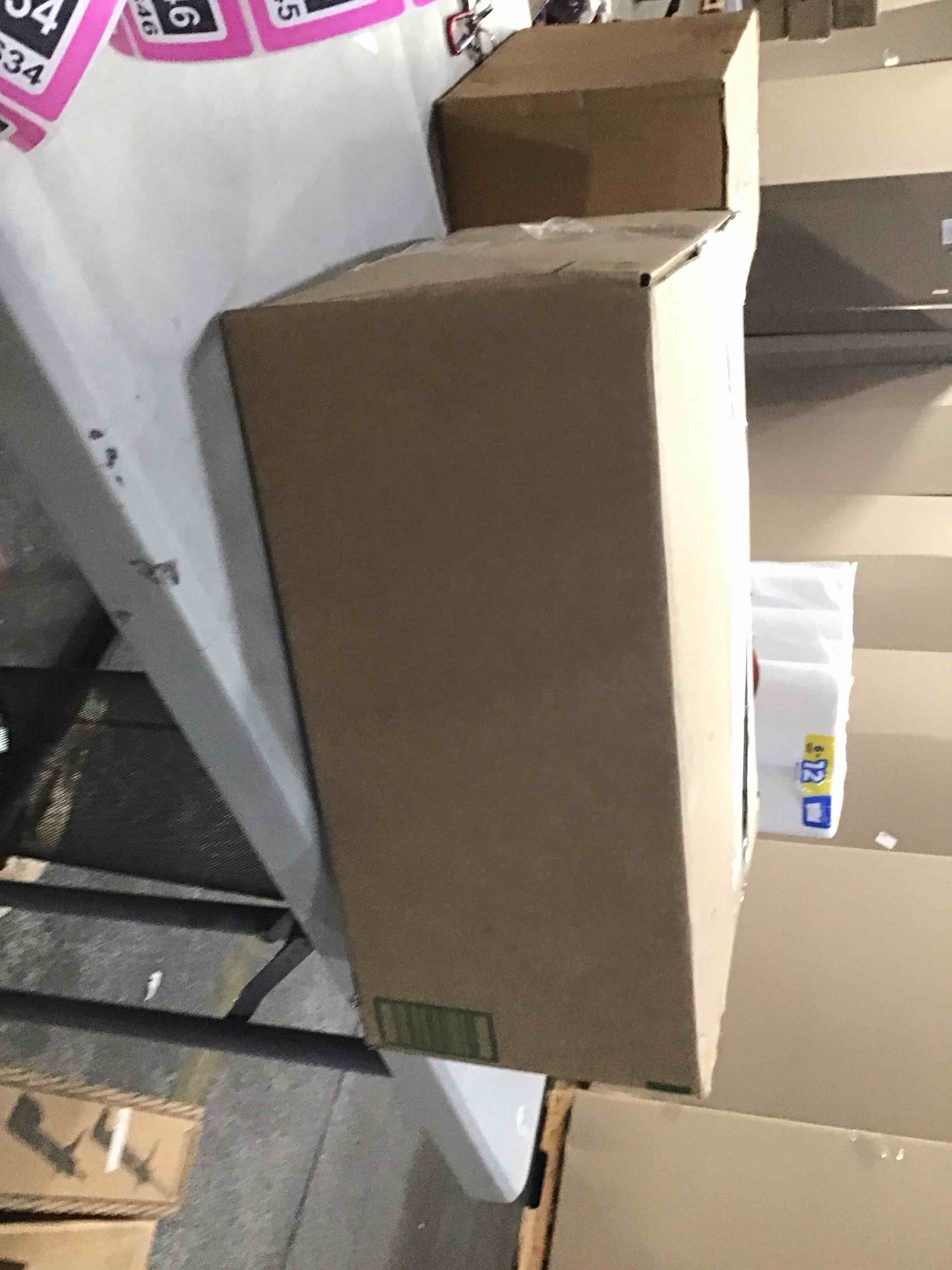 https://s3.amazonaws.com/lotting-images-prod/bidfta/PNK1594634_1746215910828.jpeg