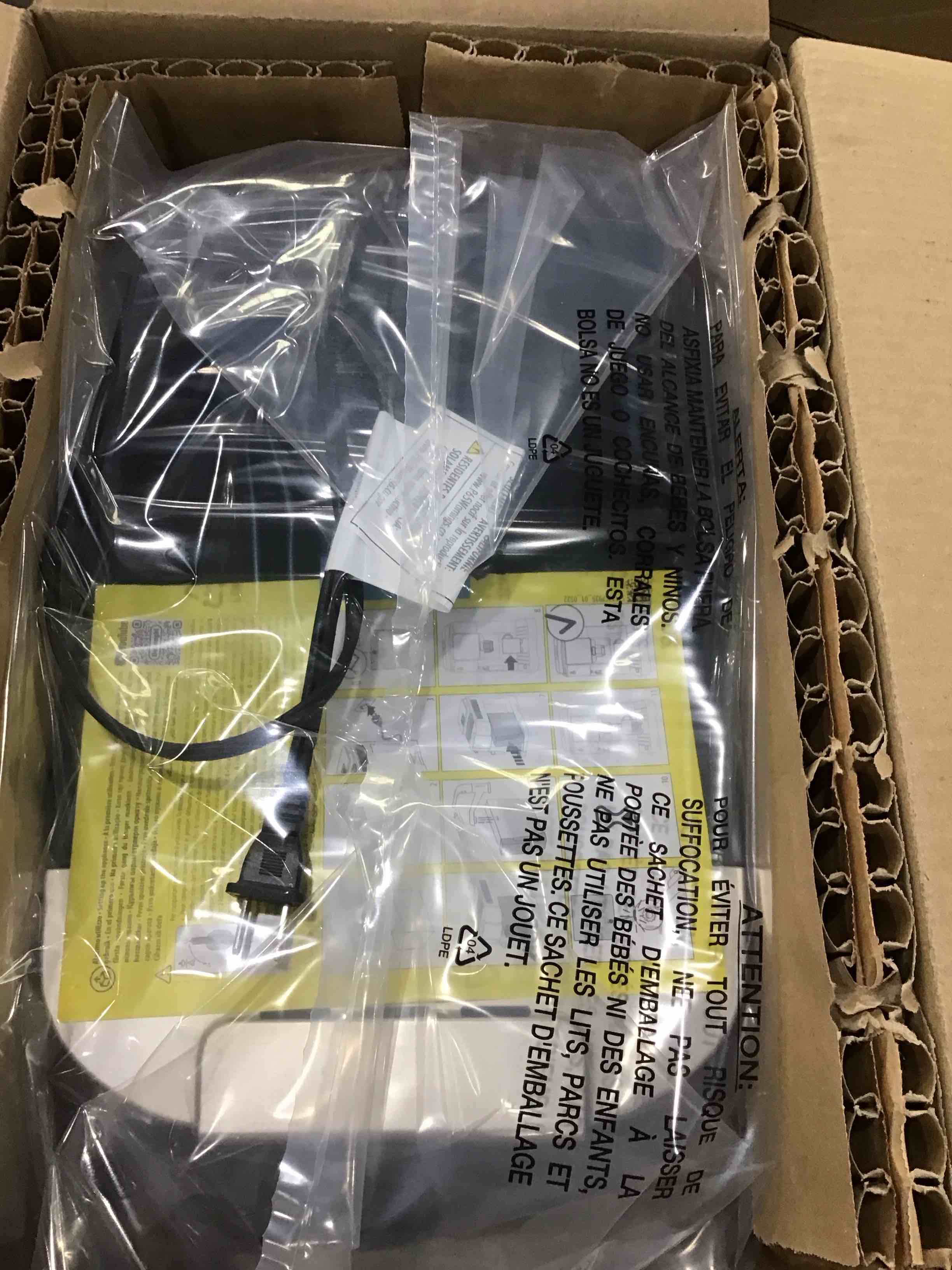 https://s3.amazonaws.com/lotting-images-prod/bidfta/PNK1594889_1746649911043.jpeg
