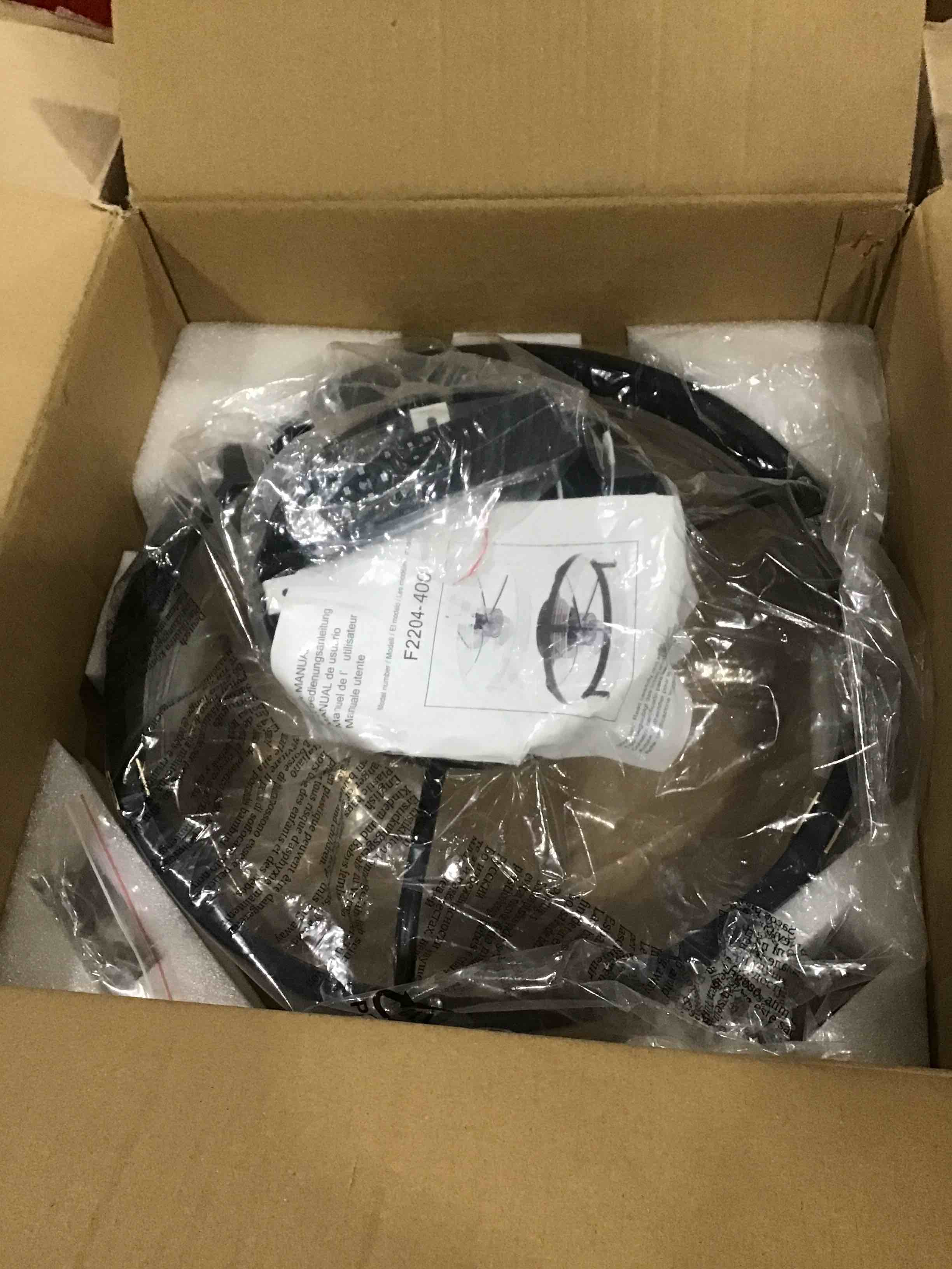https://s3.amazonaws.com/lotting-images-prod/bidfta/PNK1596052_1751027600608.jpeg
